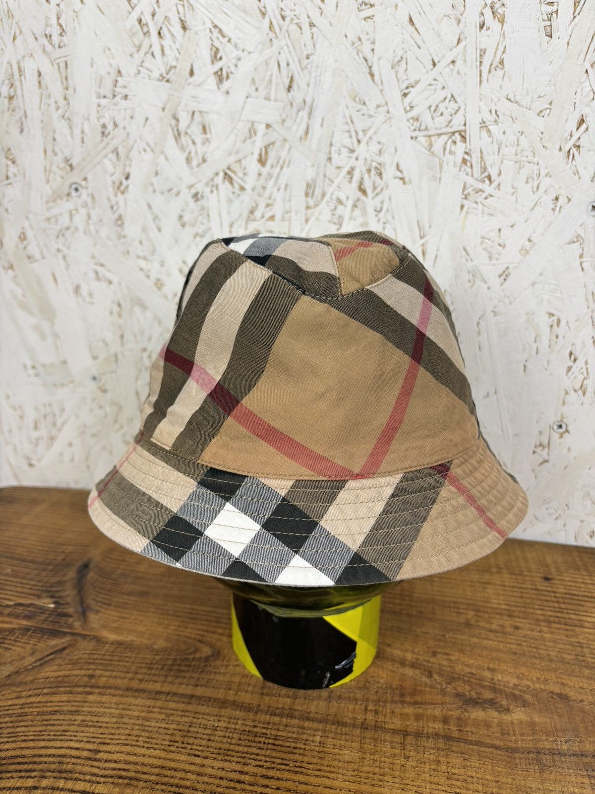 Burberry Burberry Big Nova Check Reversible Bucket Hat Beige Size ONE SIZE - 1 Thumbnail