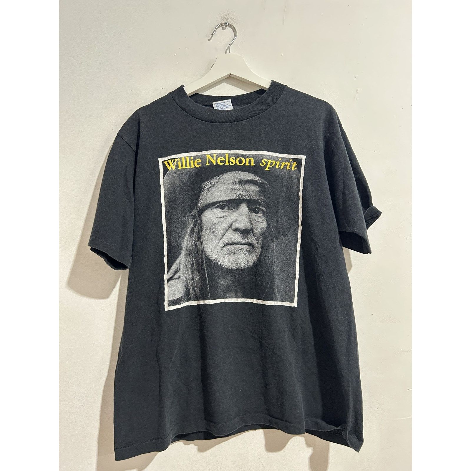 VINTAGE WILLIE NELSON SPIRIT WORLD HQ TEE SIZE LARGE
