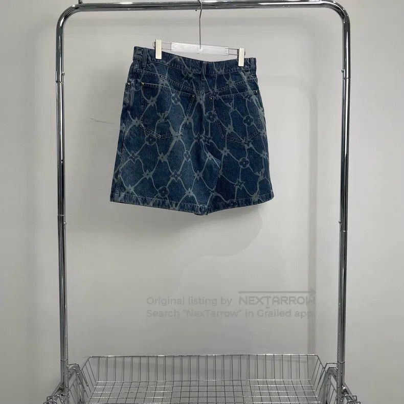 Louis Vuitton Louis Vuitton Full print denim shorts Size US 30 / EU 46 - 2 Thumbnail