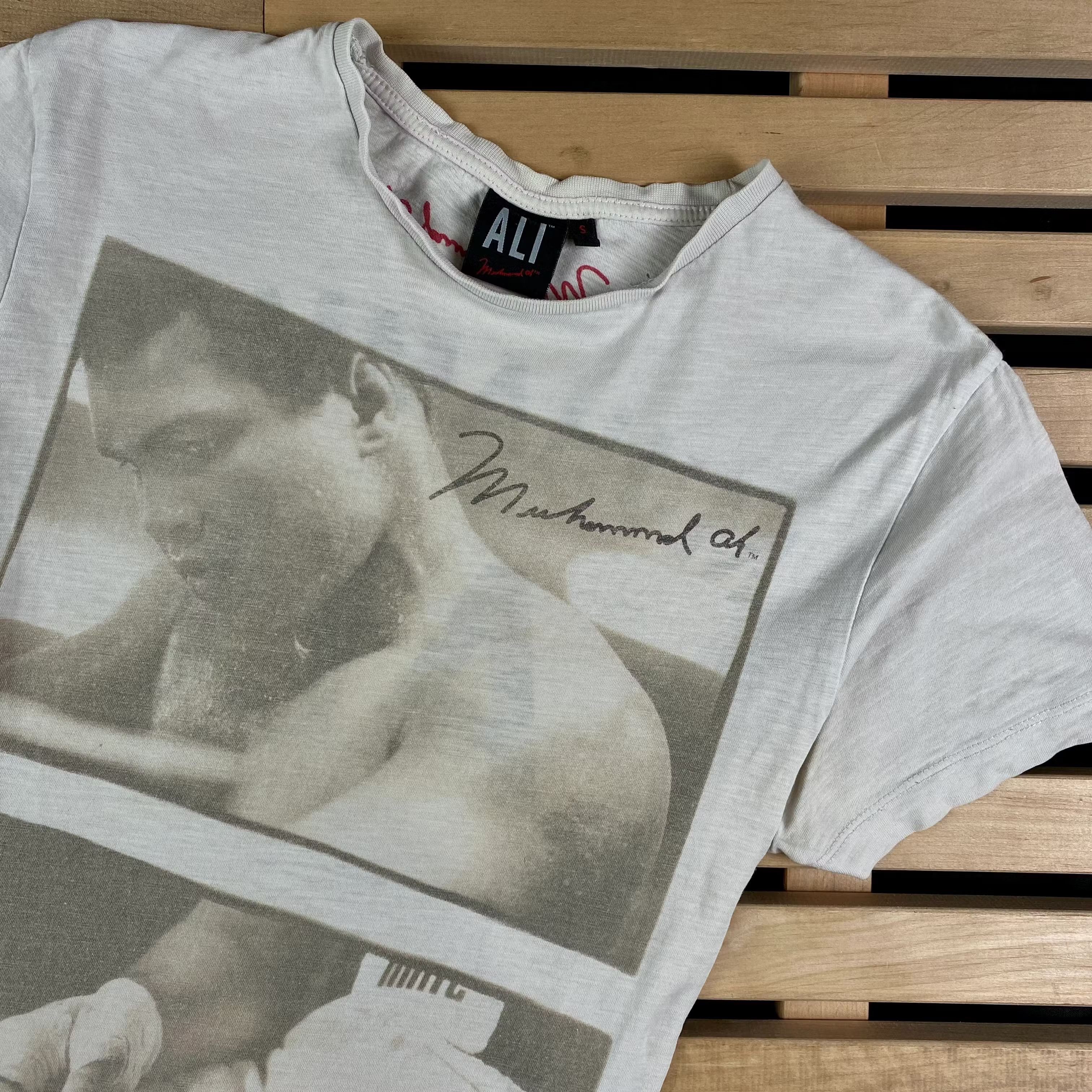 Vintage Mens Vintage T Shirt Muhammad Ali Size S Size US S / EU 44-46 / 1 - 2 Thumbnail