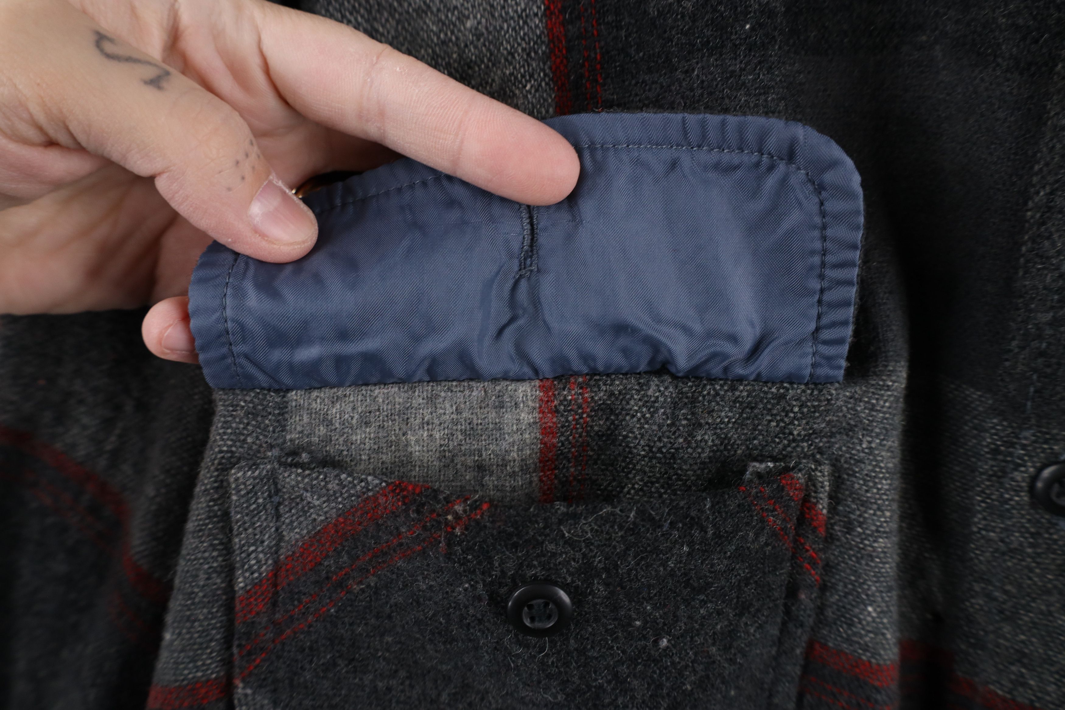 Vintage Vintage 70s Streetwear Wool Blend Knit Button Shirt Plaid Size US L / EU 52-54 / 3 - 7 Thumbnail