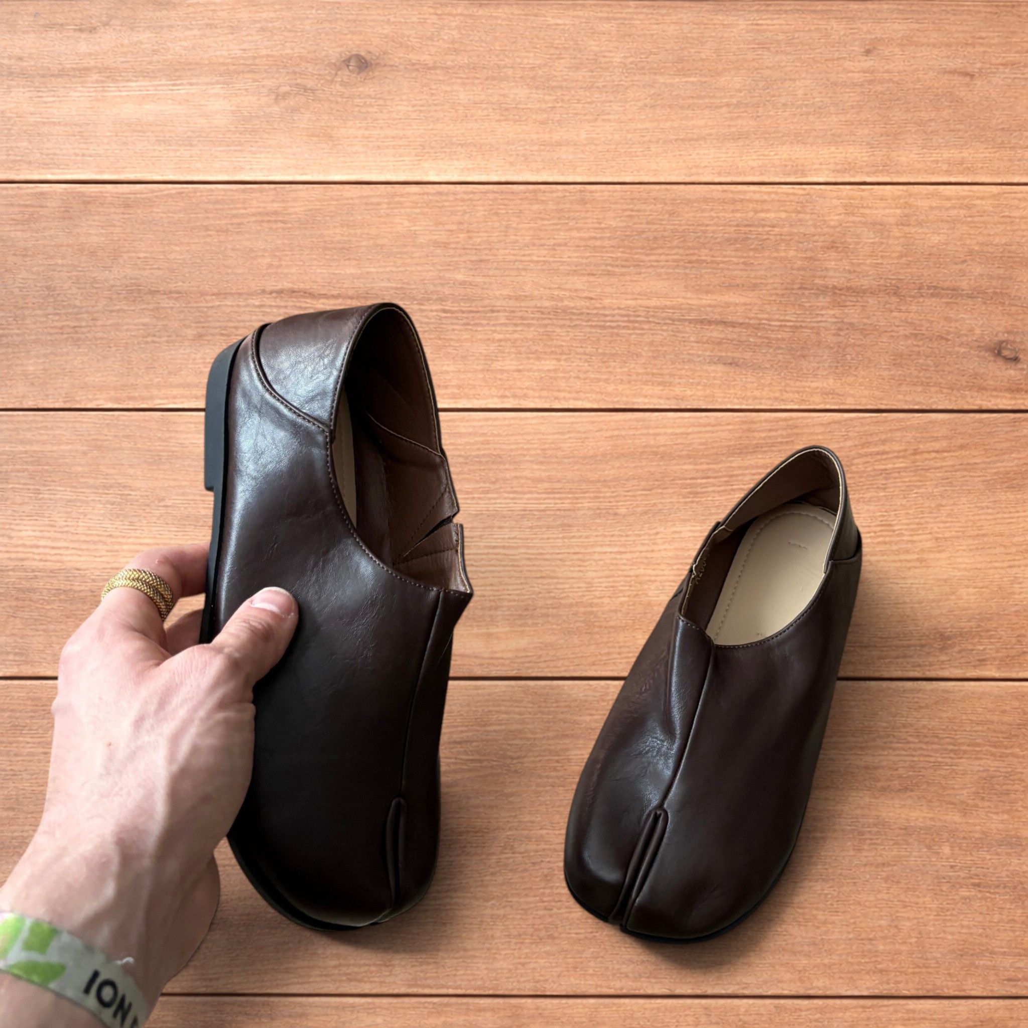 Japanese Brand Vintage style faux leather tabi split toe shoes in brown. Size US 9 / IT 39 - 5 Thumbnail