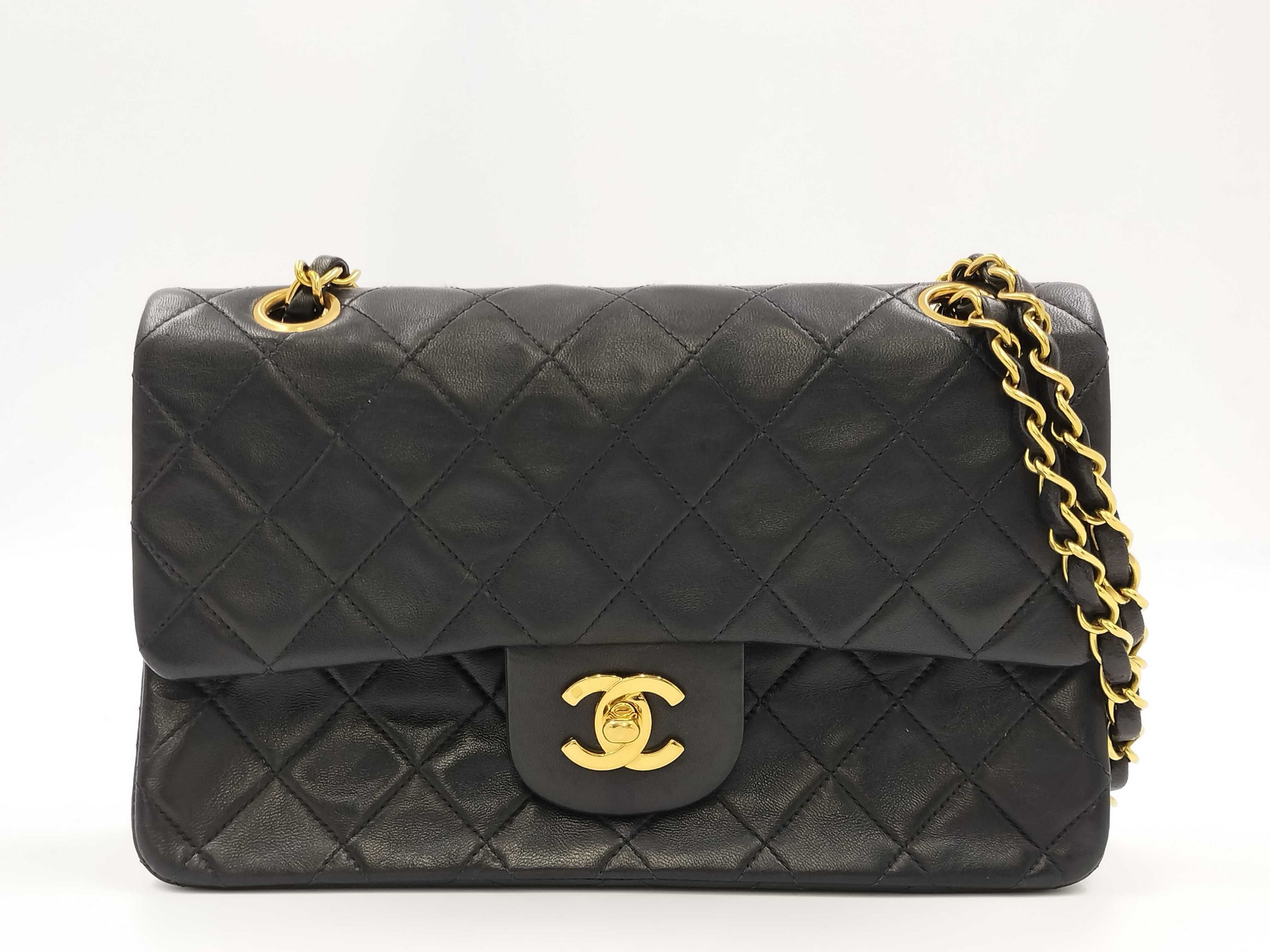 Chanel Chanel Vintage Classic Double Flap Bag Quilted Lambskin Size ONE SIZE - 1 Thumbnail