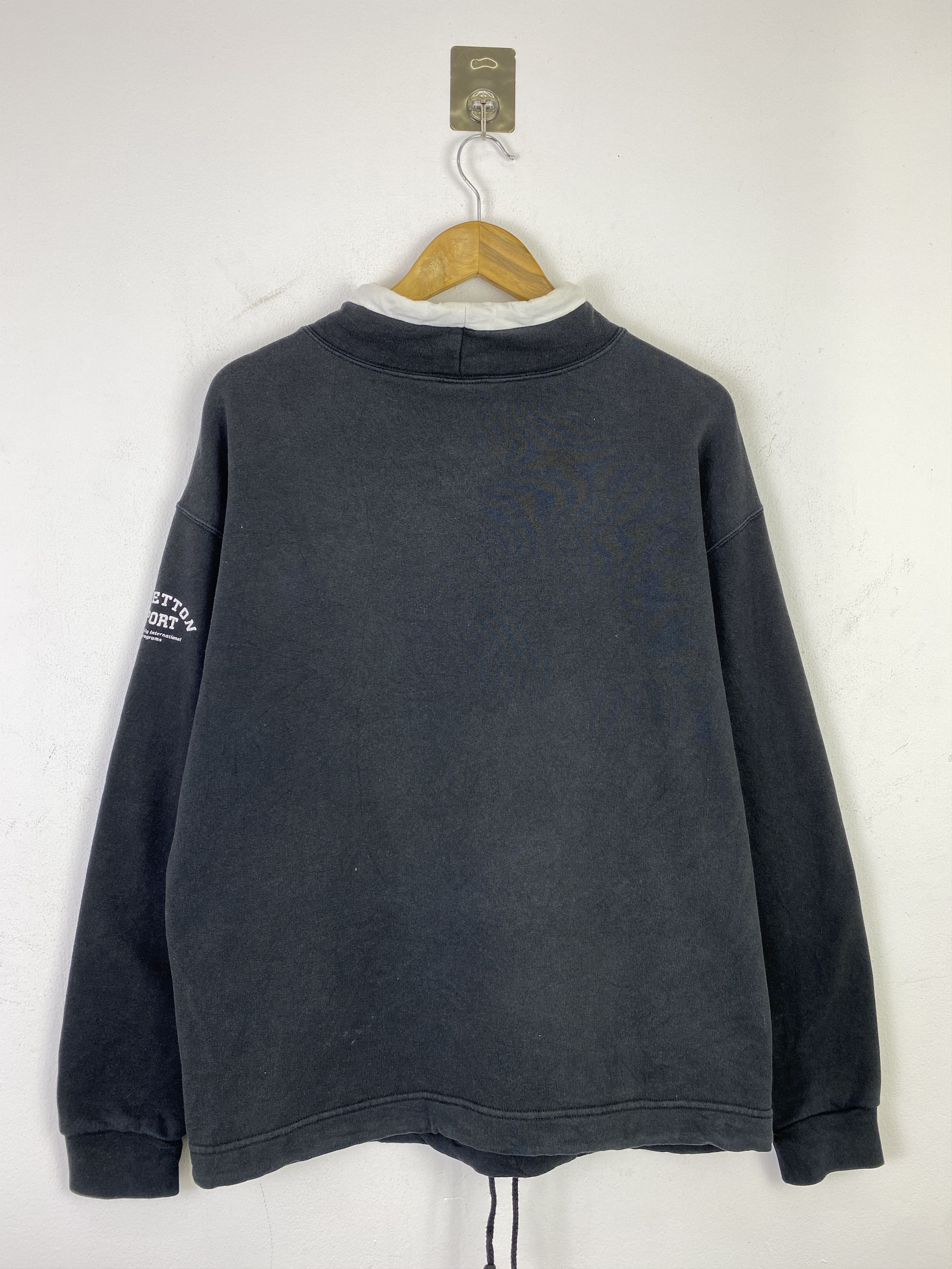 United Colors Of Benetton United Color of Benetton Crewneck Sweatshirt SH0356 Size US L / EU 52-54 / 3 - 1 Thumbnail
