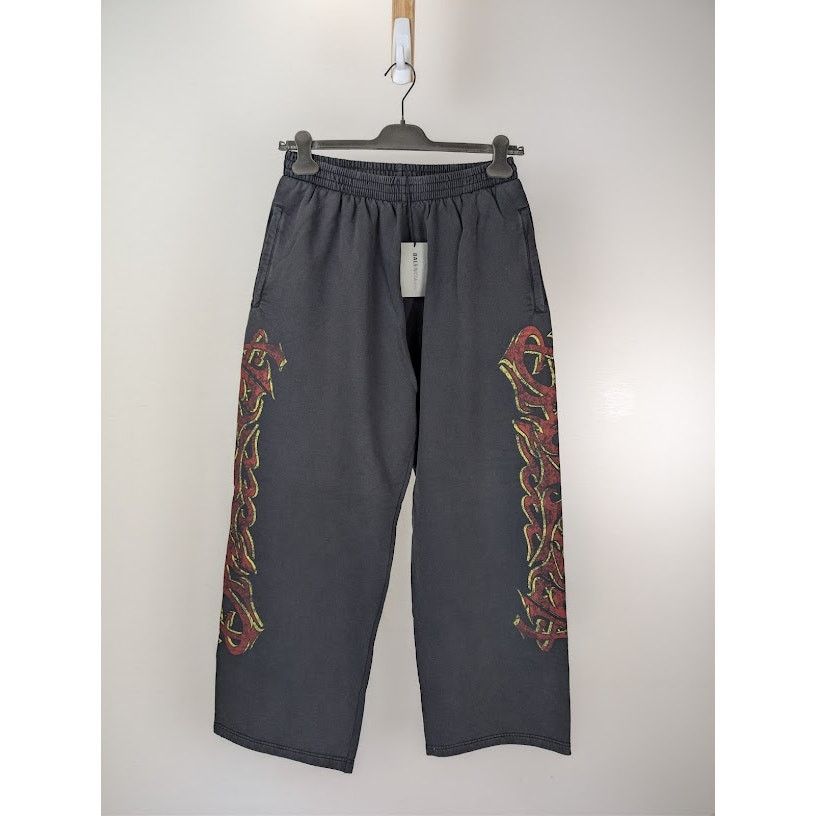 Balenciaga o1rshd1 Baggy Sweatpants / Trousers in Faded Black/Red Size US 32 / EU 48 - 1 Thumbnail