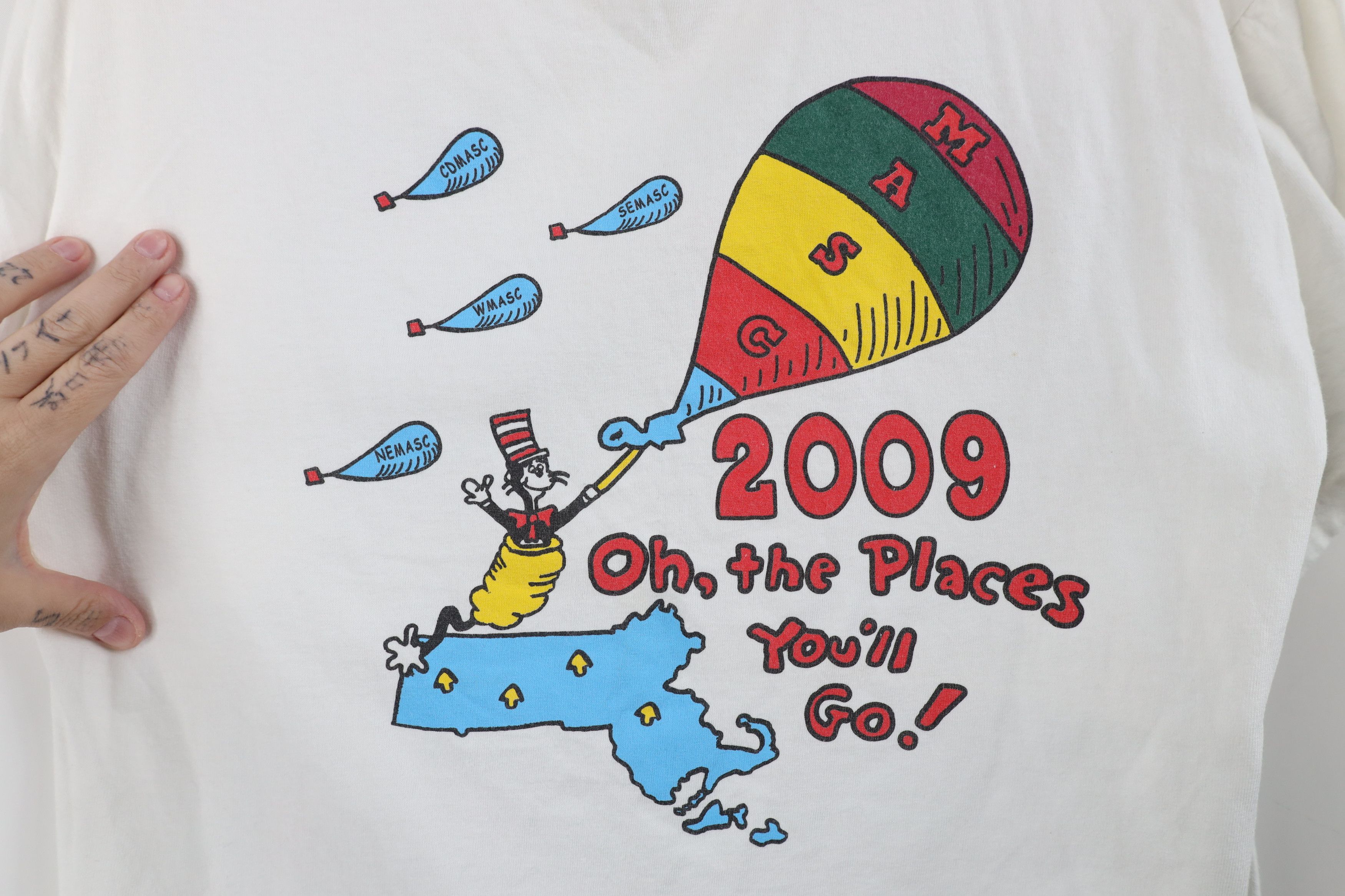 Vintage Vintage Y2K 2009 Dr Seuss Cat in the Hat You'll Go T-Shirt Size US M / EU 48-50 / 2 - 4 Thumbnail