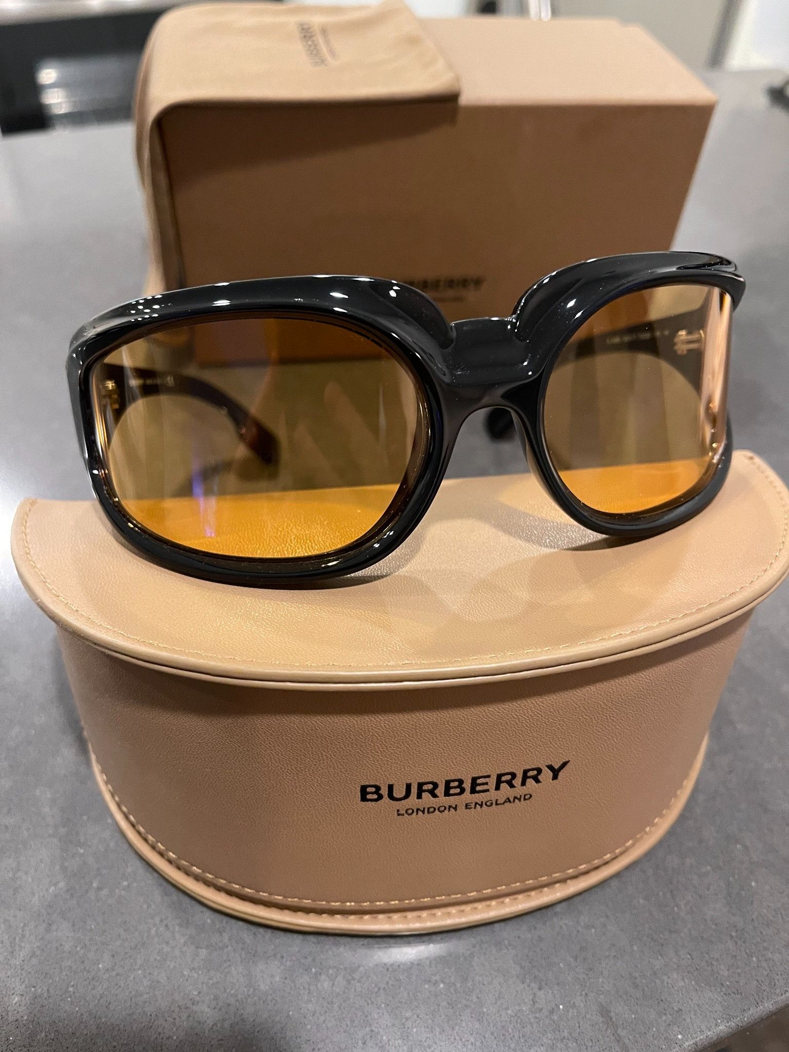 Burberry B4368 Black Wraparound Sunglasses w/ Case