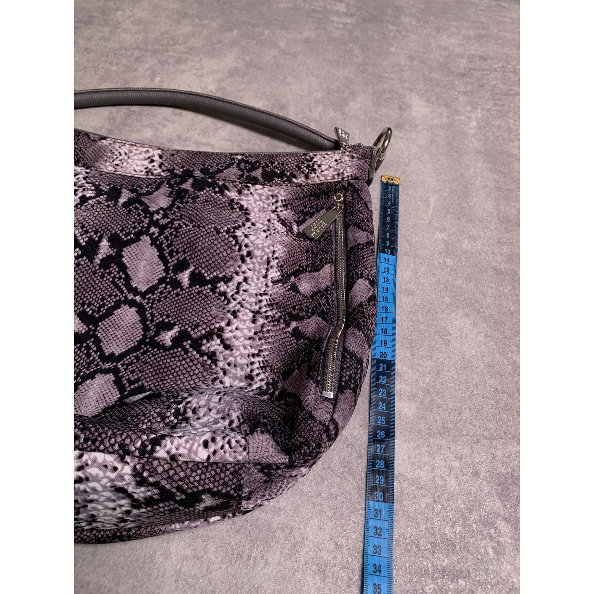 Nike George Gina&Lucy GGL Orlandaker womens handle bag handbag Size US 34 / EU 50 - 9 Thumbnail