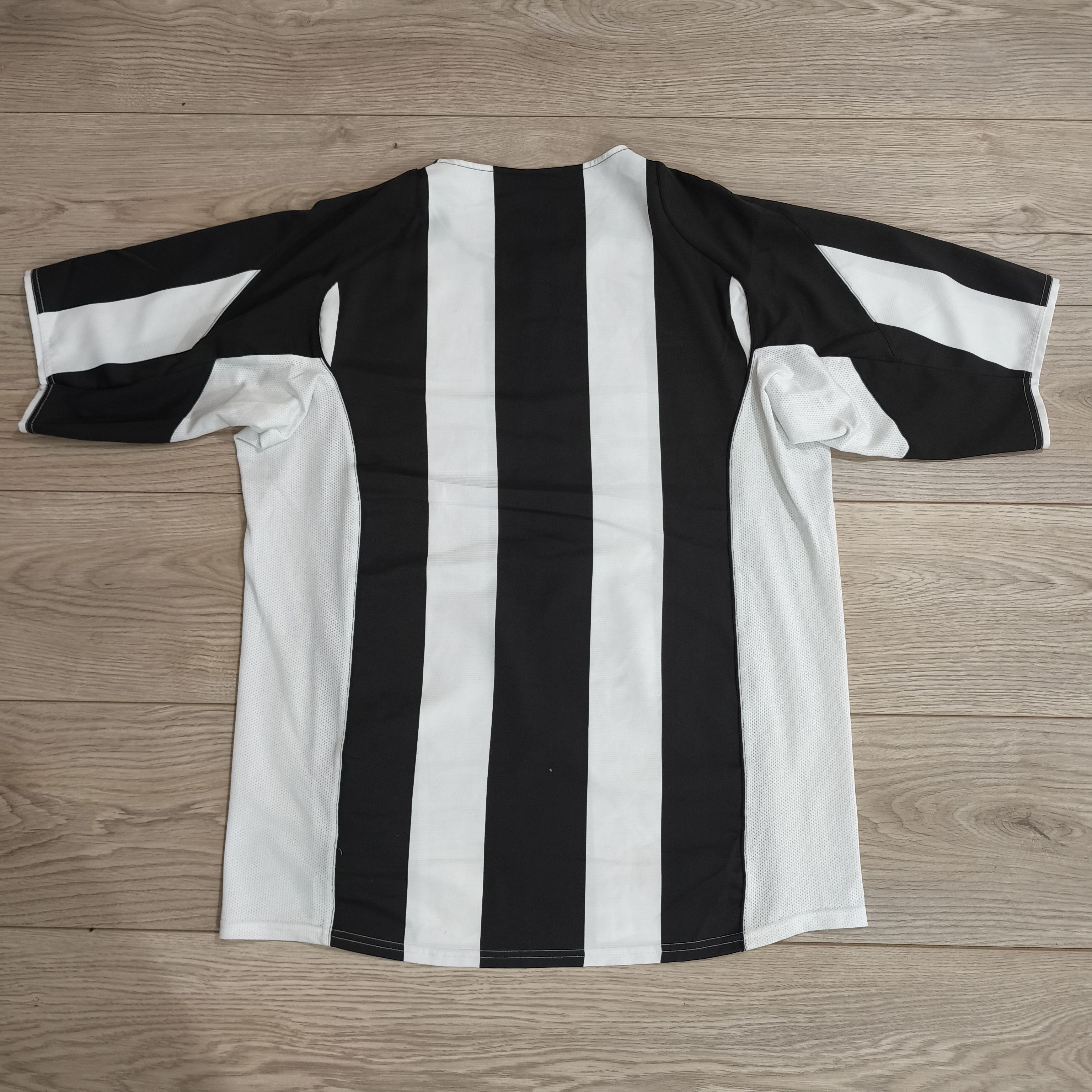 Nike Juventus Size US L / EU 52-54 / 3 - 6 Thumbnail