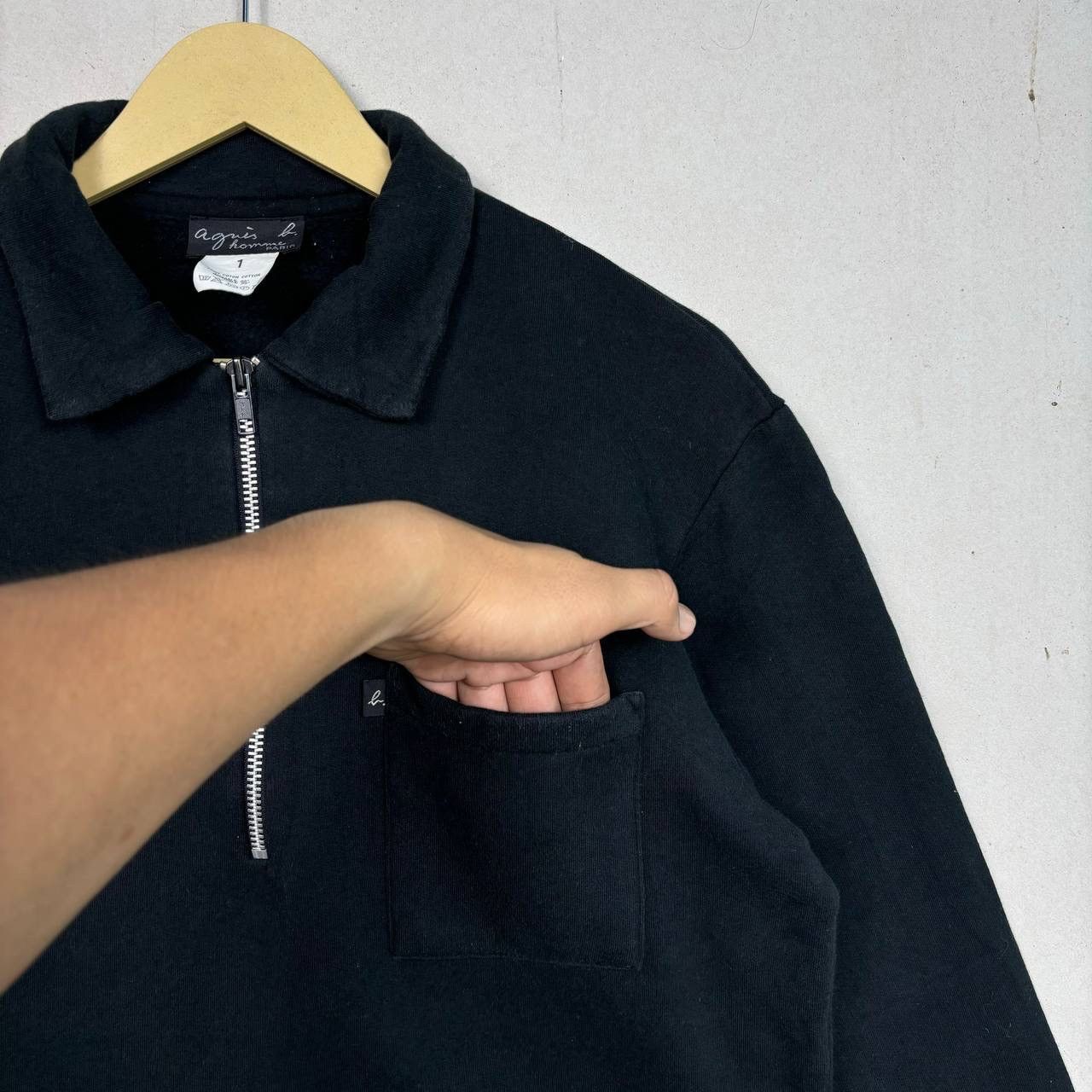 agnes b. Agnes B. Homme Vintage 1/4 Zip Sweatshirt Black Streetwear Size US M / EU 48-50 / 2 - 3 Thumbnail