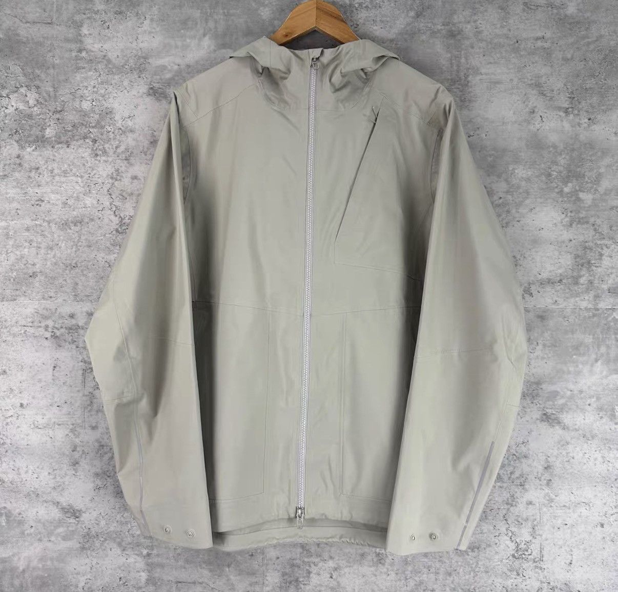 Lululemon Lululemon Waterproof Jacket J42 Size US M / EU 48-50 / 2 - 1 Thumbnail