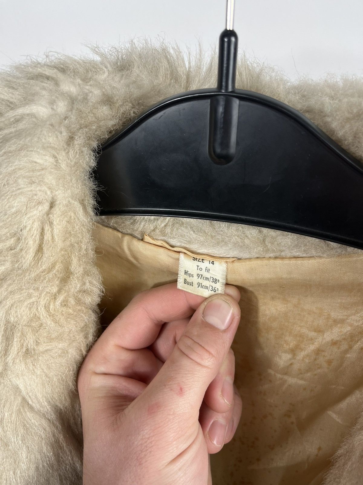 Other Vintage Faux Fur Coat Beige Women’s Size UK 14 EU 42 Size XXL / US 16-18 / IT 52-54 - 4 Thumbnail