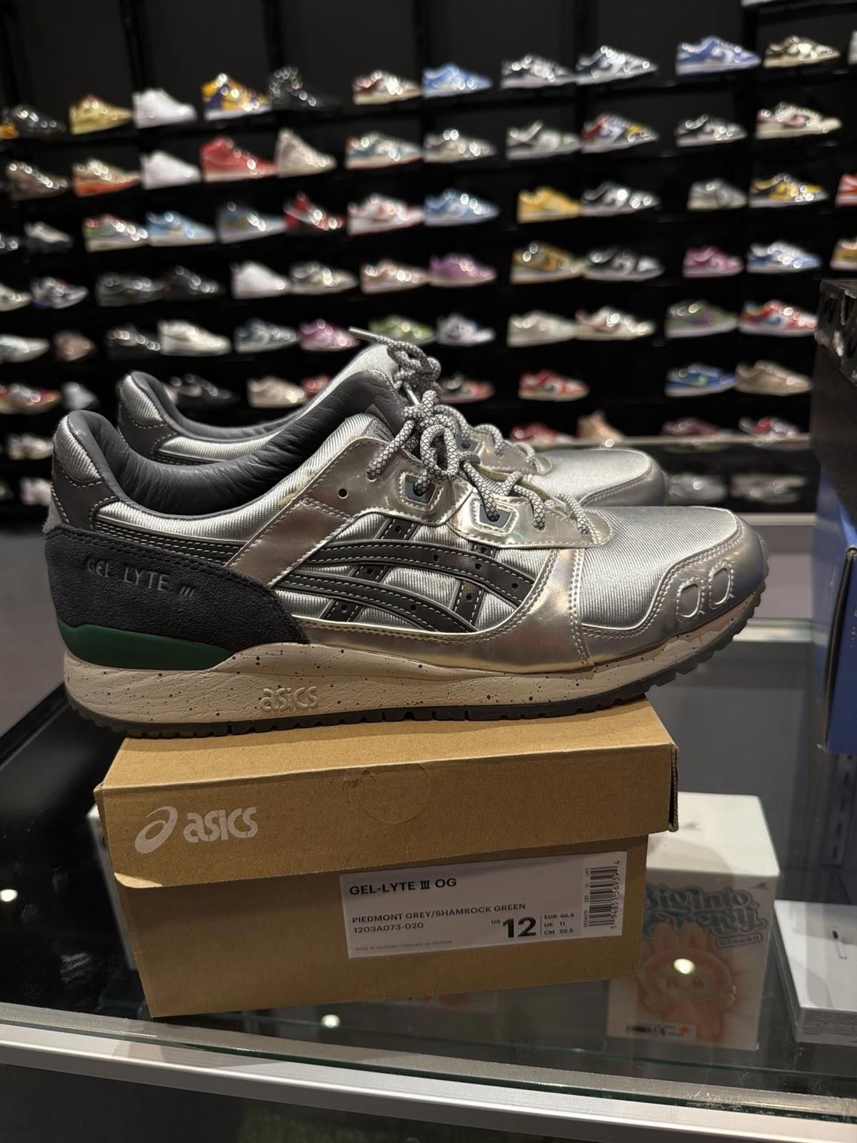 Asics ASICS Gel-Lyte III Sneaker Lah x Hundred Kuala Lumpur Men 12 Size US 12 / EU 45 - 2 Thumbnail