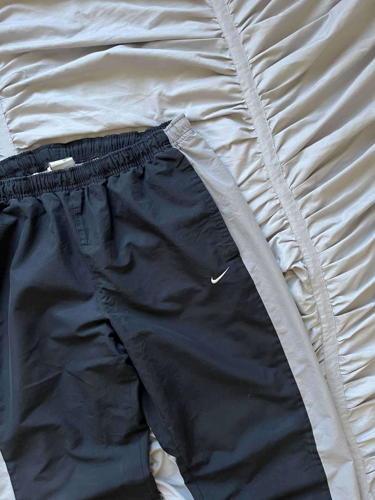 Nike Vintage Nike Swoosh Track Pants Baggy Nylon Streetwear Size US 36 / EU 52 - 4 Thumbnail