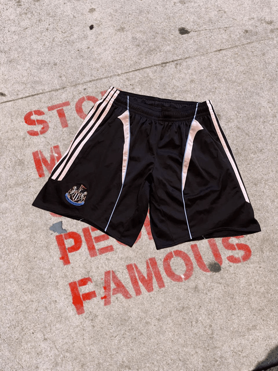 Adidas Vintage Adidas Shorts Y2k Size US 36 / EU 52 - 1 Thumbnail