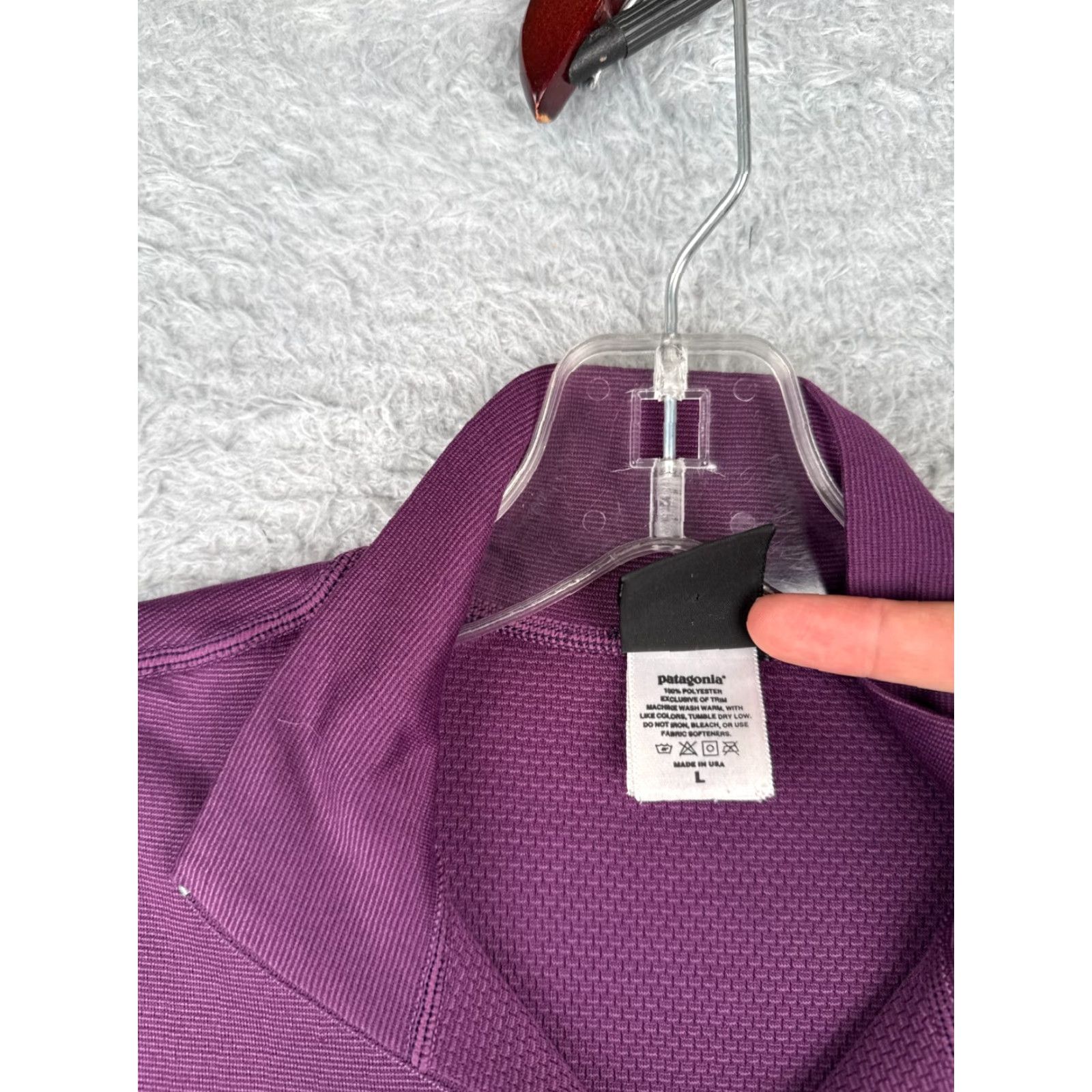 Patagonia Patagonia Shirt Women Large Purple Capilene 1/4 Zip Polyester Long Sleeve READ Size L / US 10 / IT 46 - 7 Thumbnail