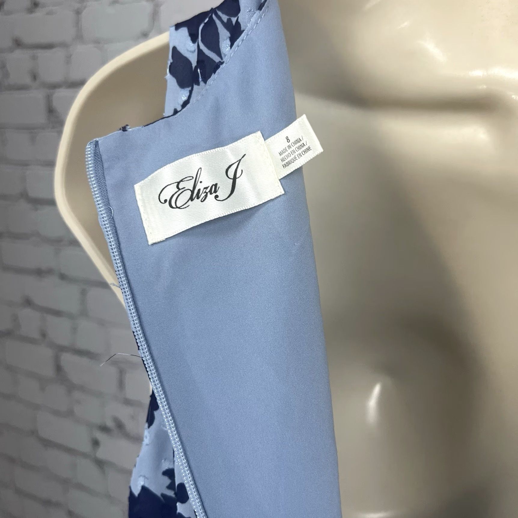 Vintage Eliza J Dress Blue Macaw Bird Floral Sleeveless Textured Ruching Midi Trumpet V-Neck Zip 8 Womens Party/Cocktail, Bridal, Formal, Casual, Wedding Size M / US 6-8 / IT 42-44 - 3 Thumbnail