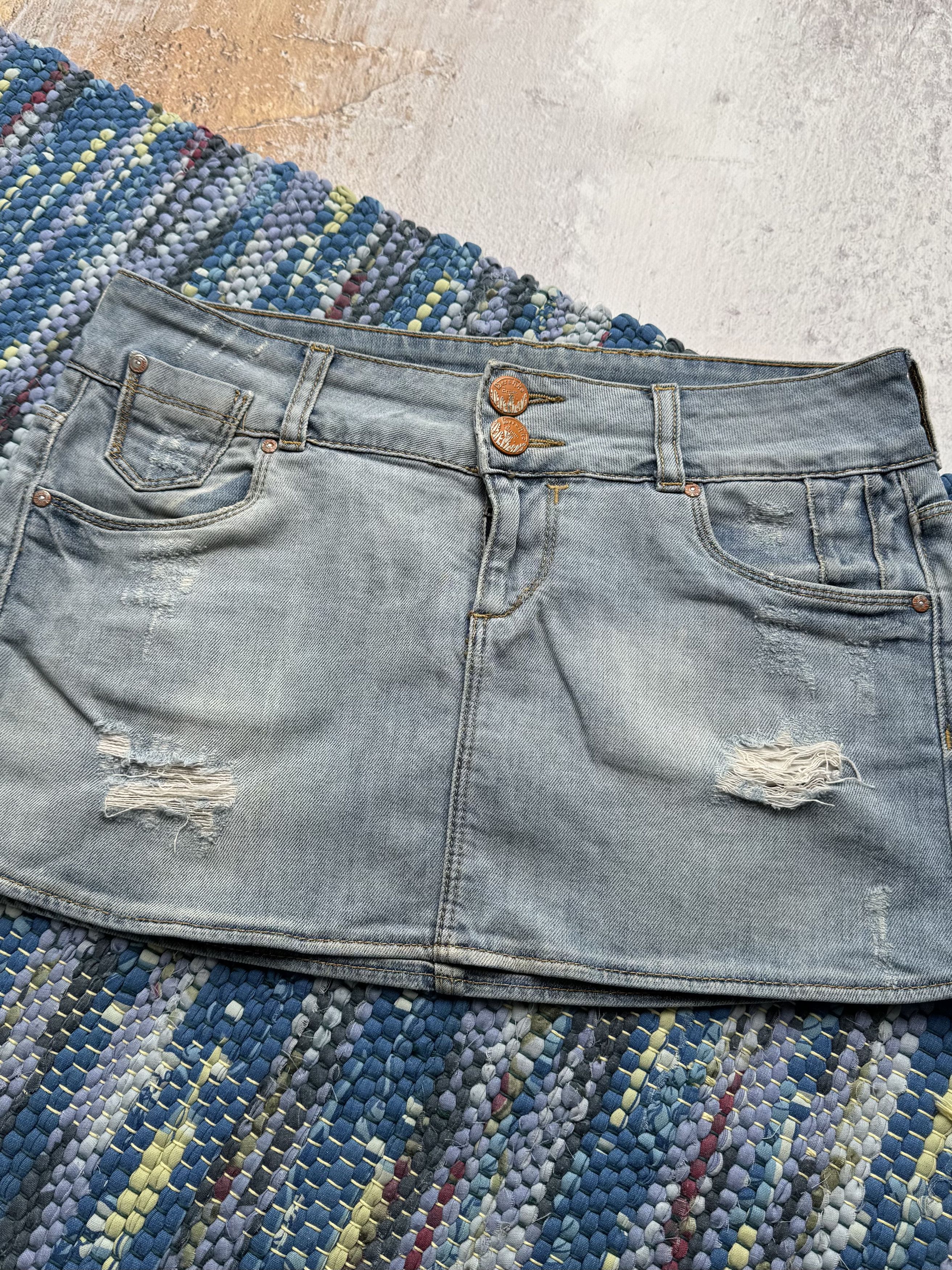 Vintage Vintage Denim Mini Skirt Low Rise Distressed Y2K Jean Skirt Size 30" / US 8 / IT 44 - 2 Thumbnail