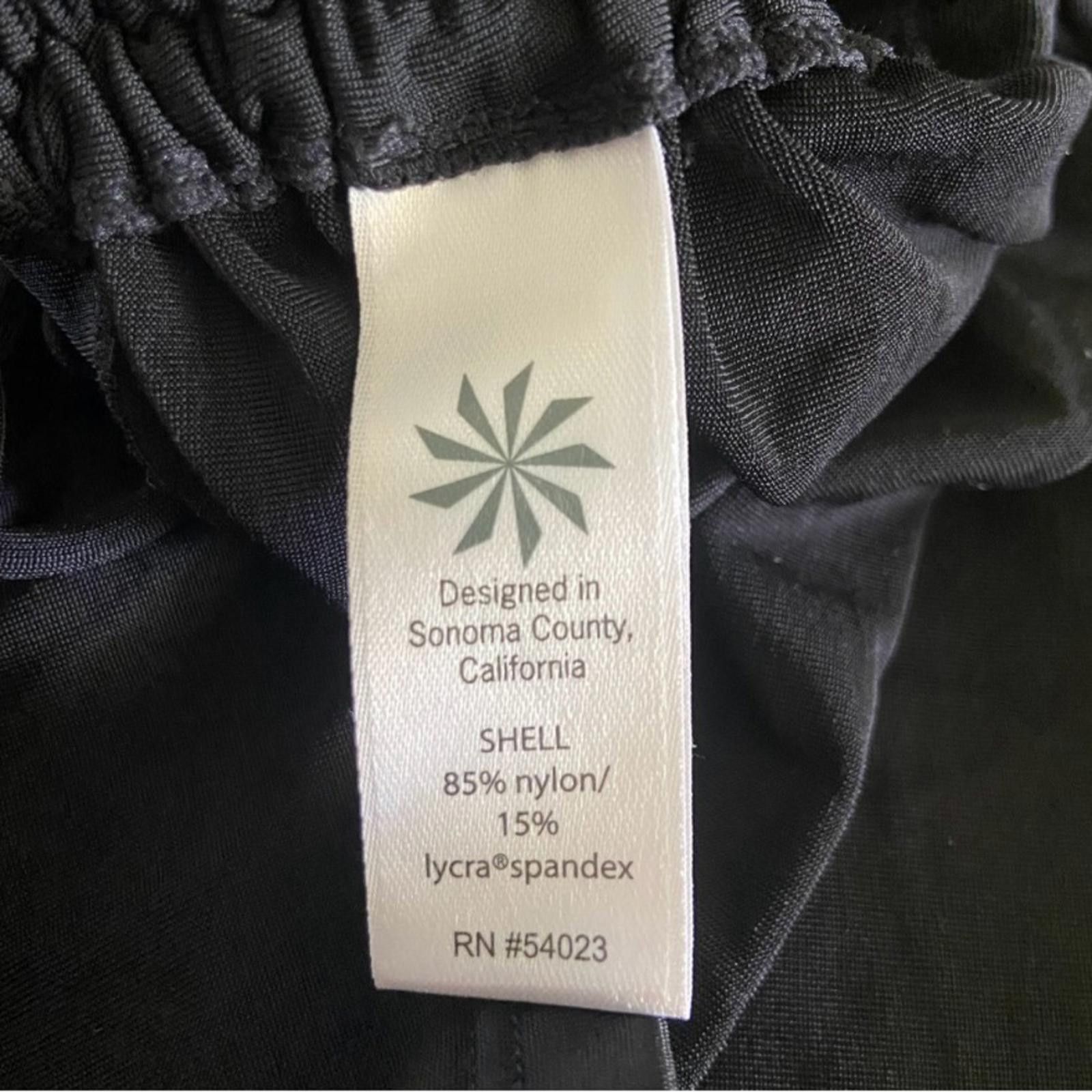 Designer Athleta Bold Black Workout Yoga Tank Top Womens Size Large Size L / US 10 / IT 46 - 6 Thumbnail