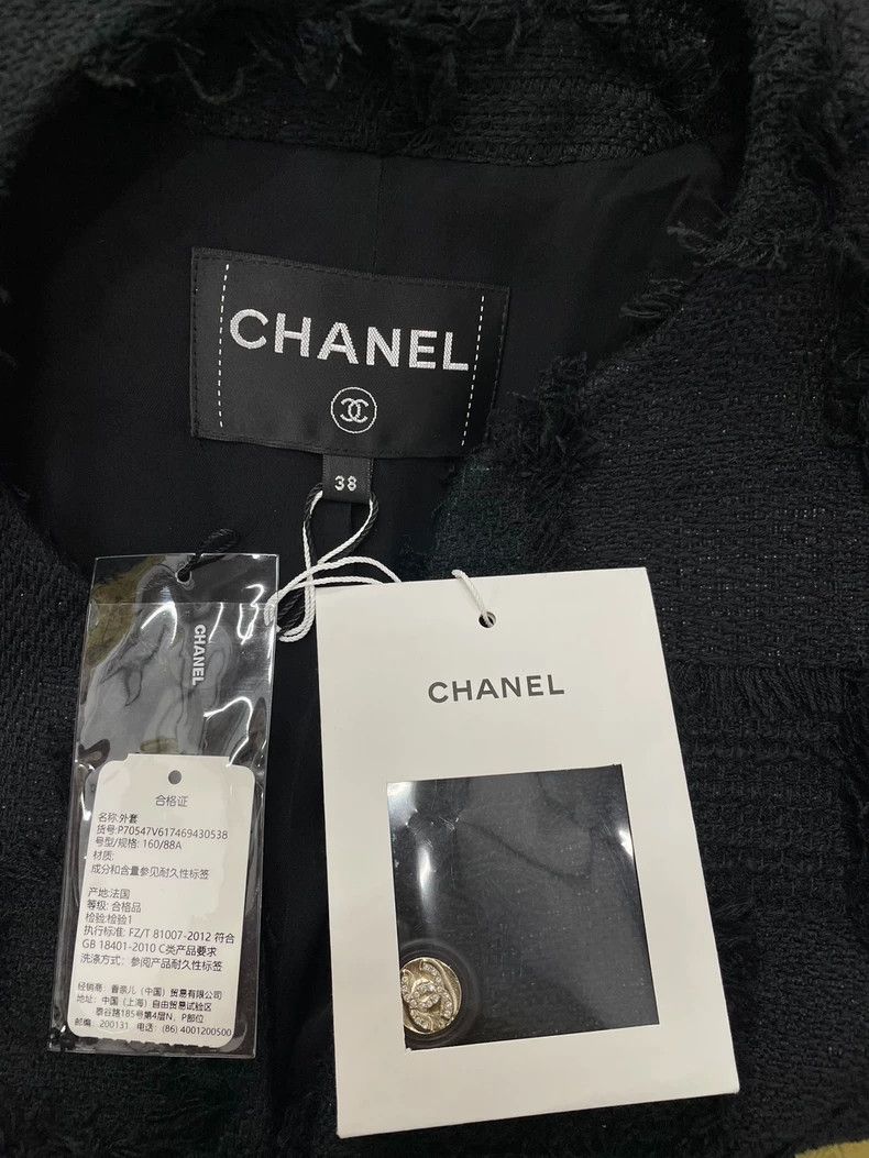 Chanel chanel Black diamond-button four-pocket tassel jacket Size XS / US 0-2 / IT 36-38 - 4 Thumbnail
