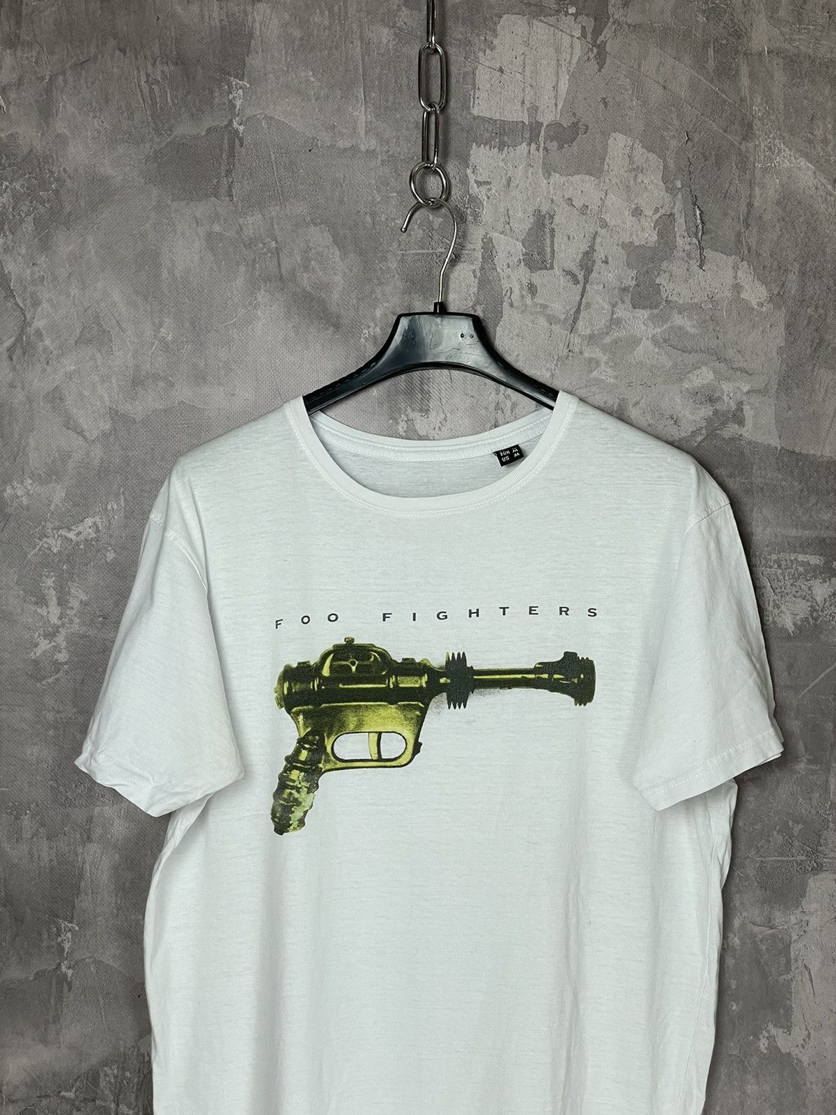 Band Tees × Vintage Foo Fighters Rock Band Tee Rock Band Graphic Tee Size US M / EU 48-50 / 2 - 2 Thumbnail