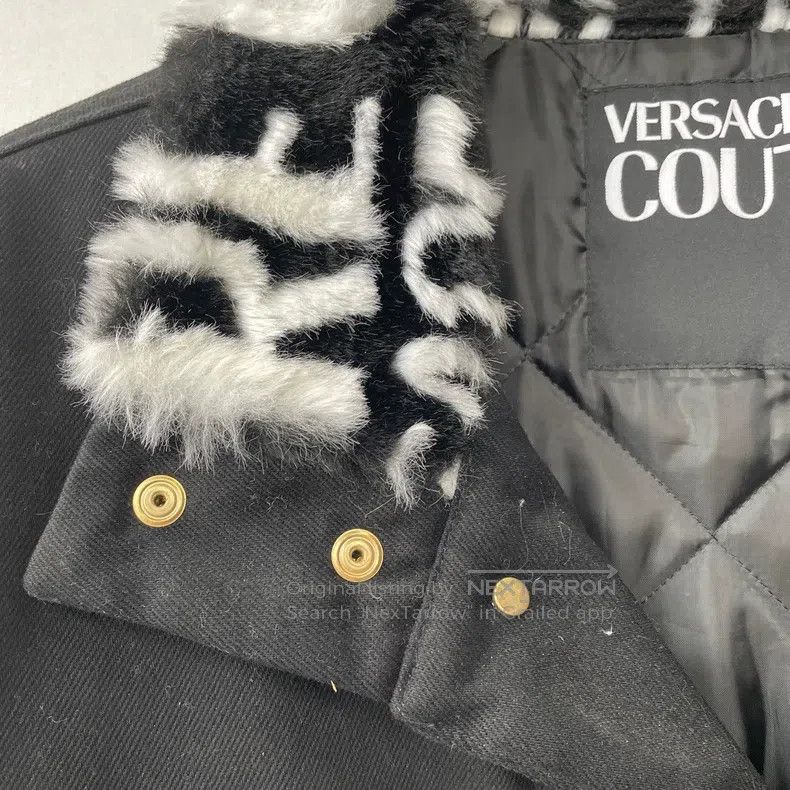 Versace Versace Lapel print logo letter lapel print single-breaste Size US L / EU 52-54 / 3 - 8 Thumbnail