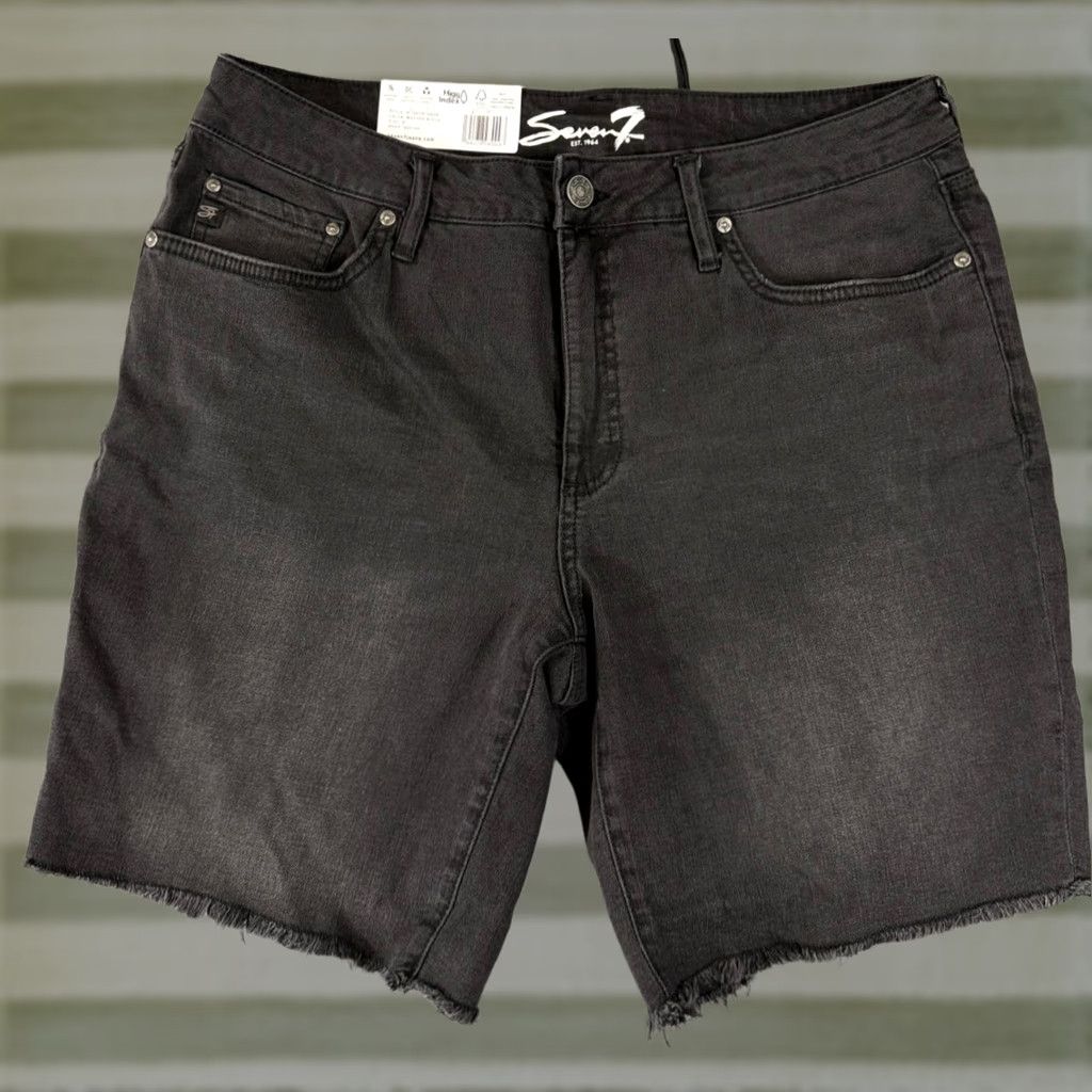 Vintage Seven7 Bermuda Shorts Womens 12 Washed Black Denim Relaxed Fit Mid Rise Frayed Hem NWT Size 34" / US 12 / IT 48 - 1 Thumbnail