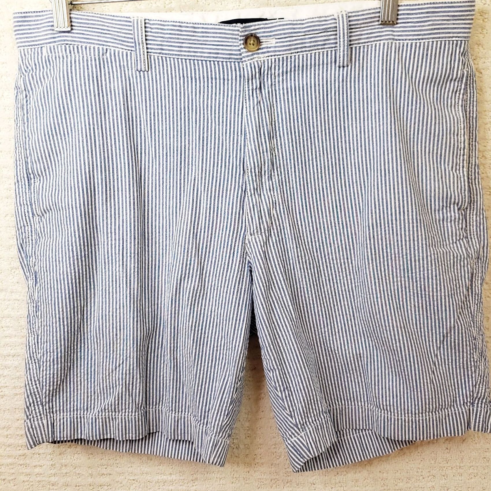 Chaps Chaps Shorts Mens 36 Blue White Pinstripe Seersucker Flat Front Chino Casual Everyday Pocket Regular Midi (9 in inseam) Machine Washable Vintage No Size US 36 / EU 52 - 2 Thumbnail
