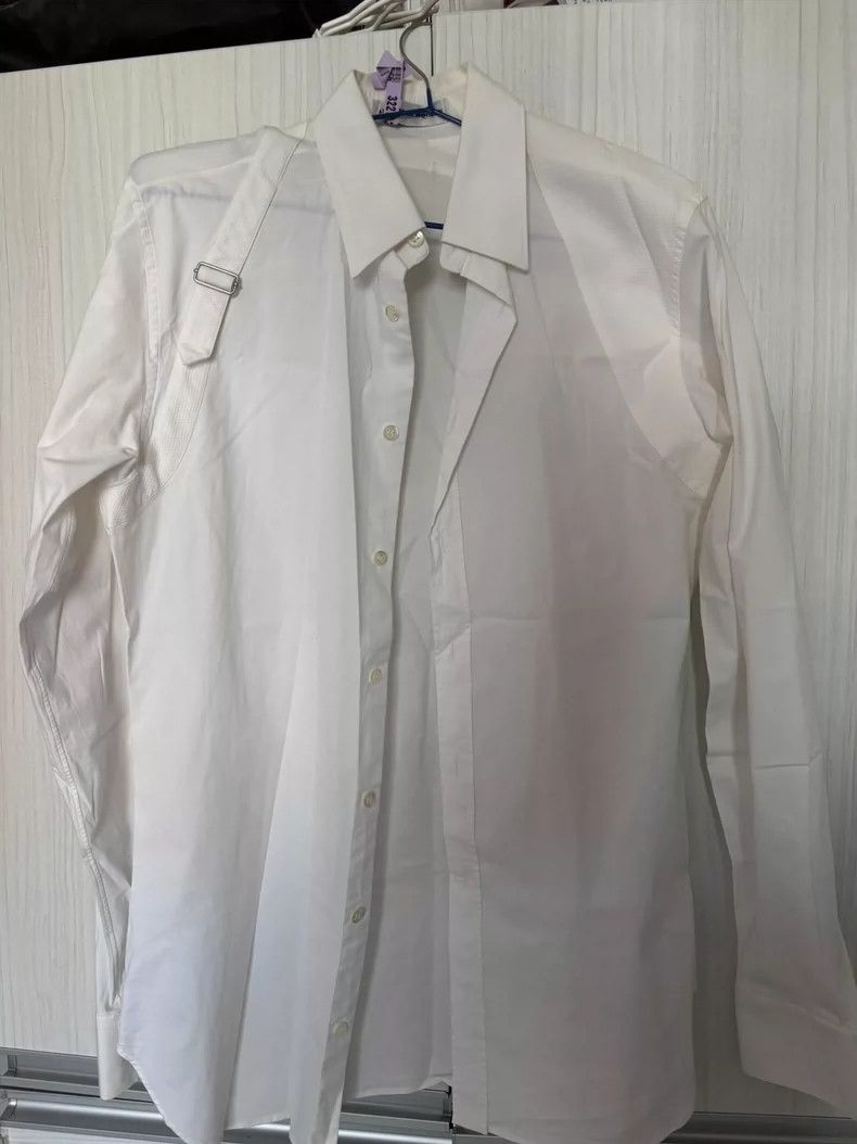 Alexander McQueen Alexander McQUEEN Authentic white shirt with iconic design. Size US L / EU 52-54 / 3 - 4 Thumbnail