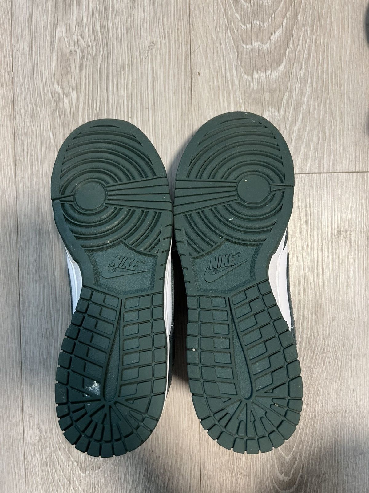 Nike Nike Dunk Low Vintage Green size 10 Size US 10 / EU 43 - 5 Thumbnail