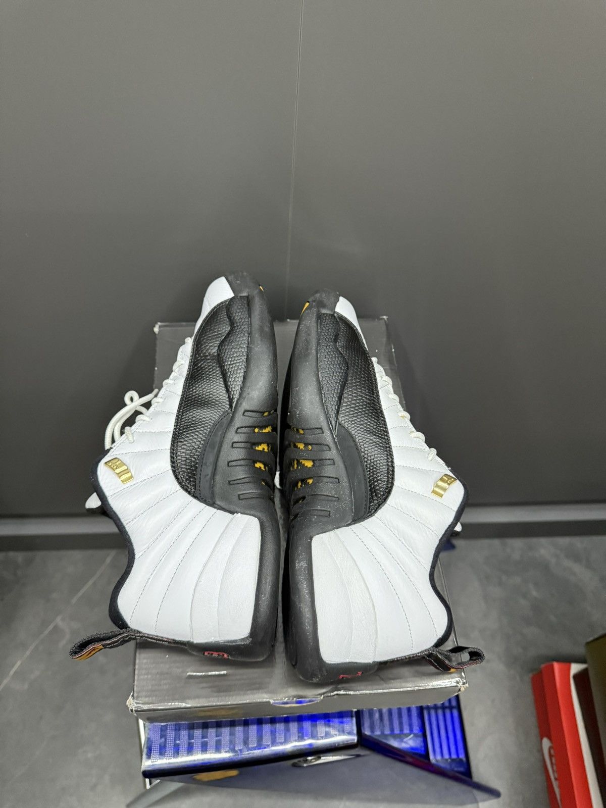 Jordan Brand Jordan 12 Retro Low Taxi 2011 Size 9.5 308317-104 Size US 9.5 / EU 42-43 - 8 Thumbnail