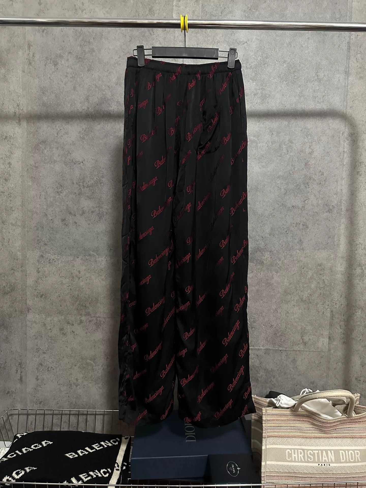 Balenciaga Balenciaga All-Over Print Embroidered Silk Pants Size US 28 / EU 44 - 4 Thumbnail