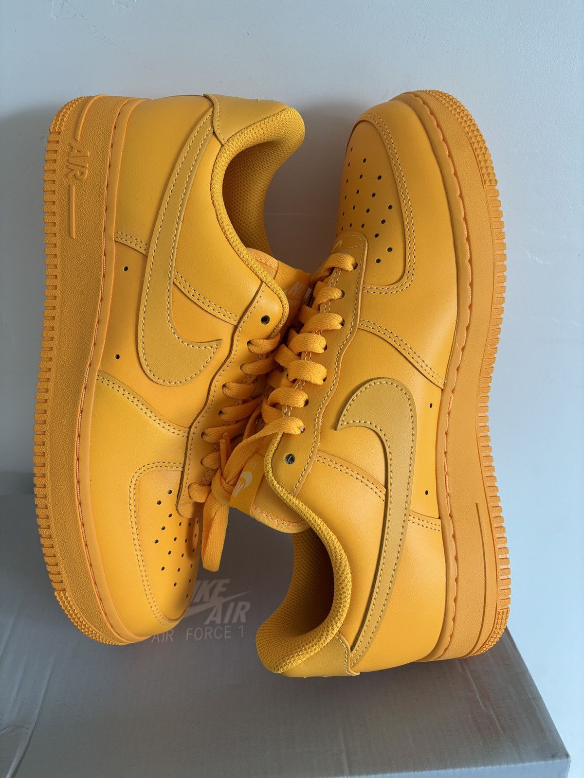 Nike Nike Air Force 1 Laser Orange 2024 Size US 8.5 / EU 41-42 - 1 Thumbnail