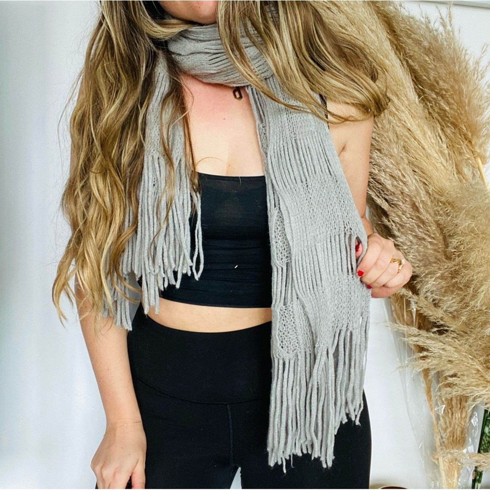 Nordstrom NEW NORDSTROM Grey Silver Chunky Open Knit Tassel Scarf Wrap Size ONE SIZE - 2 Thumbnail