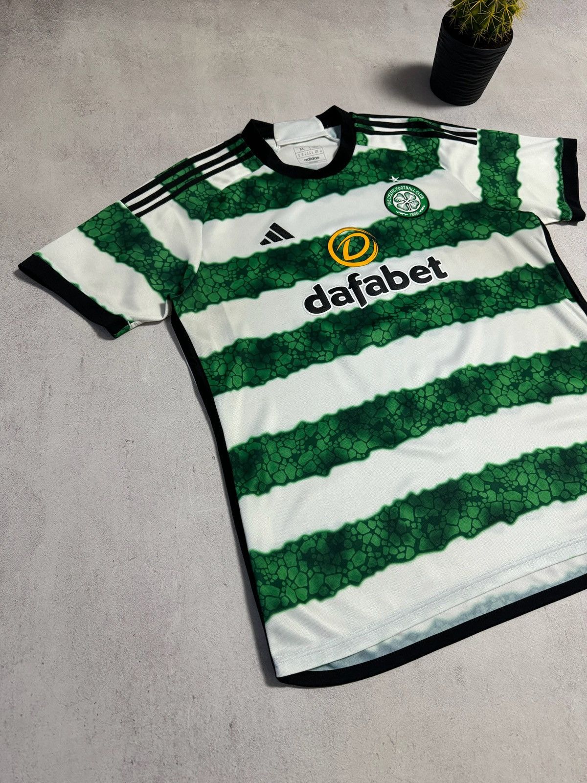 Adidas Adidas Celtic Jersey Home 2022/2023 T Shirt Tee XL Size Size US XL / EU 56 / 4 - 2 Thumbnail