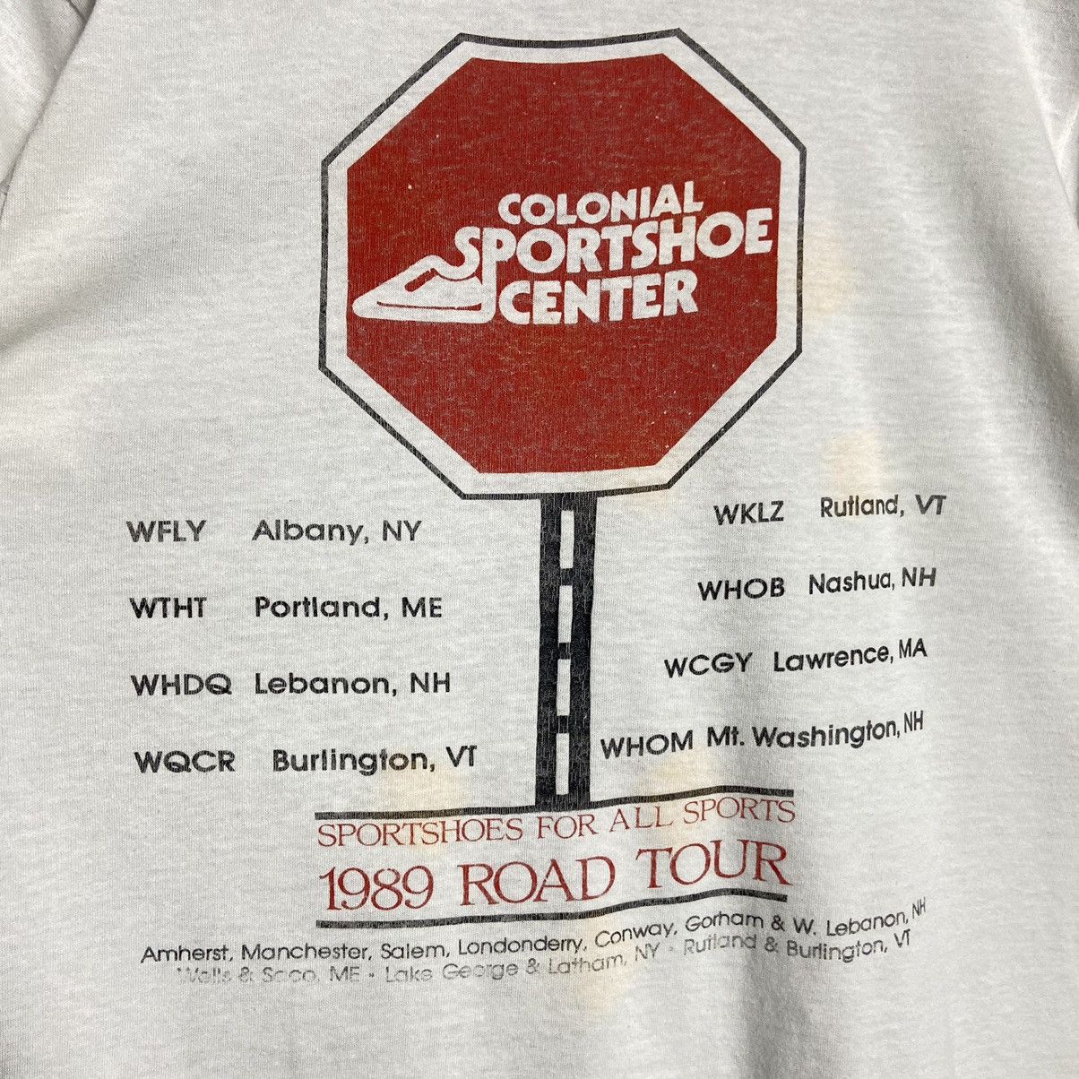 Vintage Vintage 80s Colonial Sportshoe Centers Road Tour T-Shirt Size US M / EU 48-50 / 2 - 4 Thumbnail