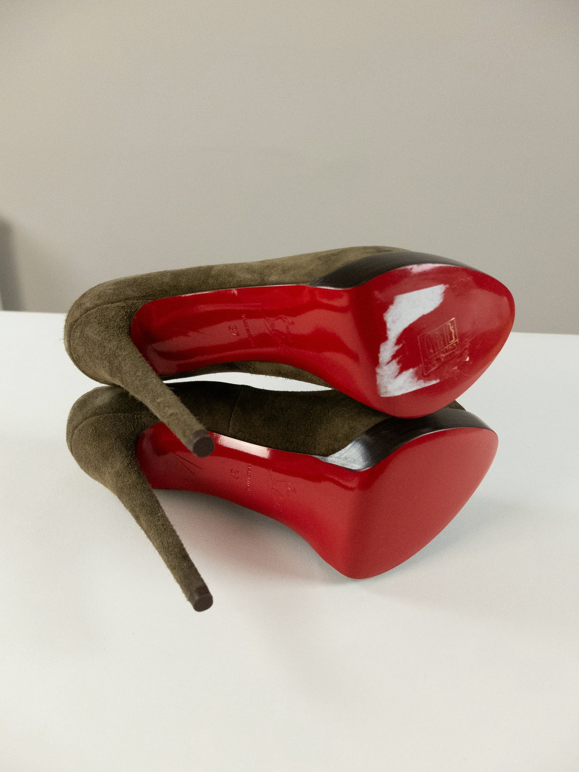 Christian Louboutin CHRISTIAN LOUBOUTIN Palais Royal green suede pumps 7 37 Size US 7 / IT 37 - 5 Thumbnail