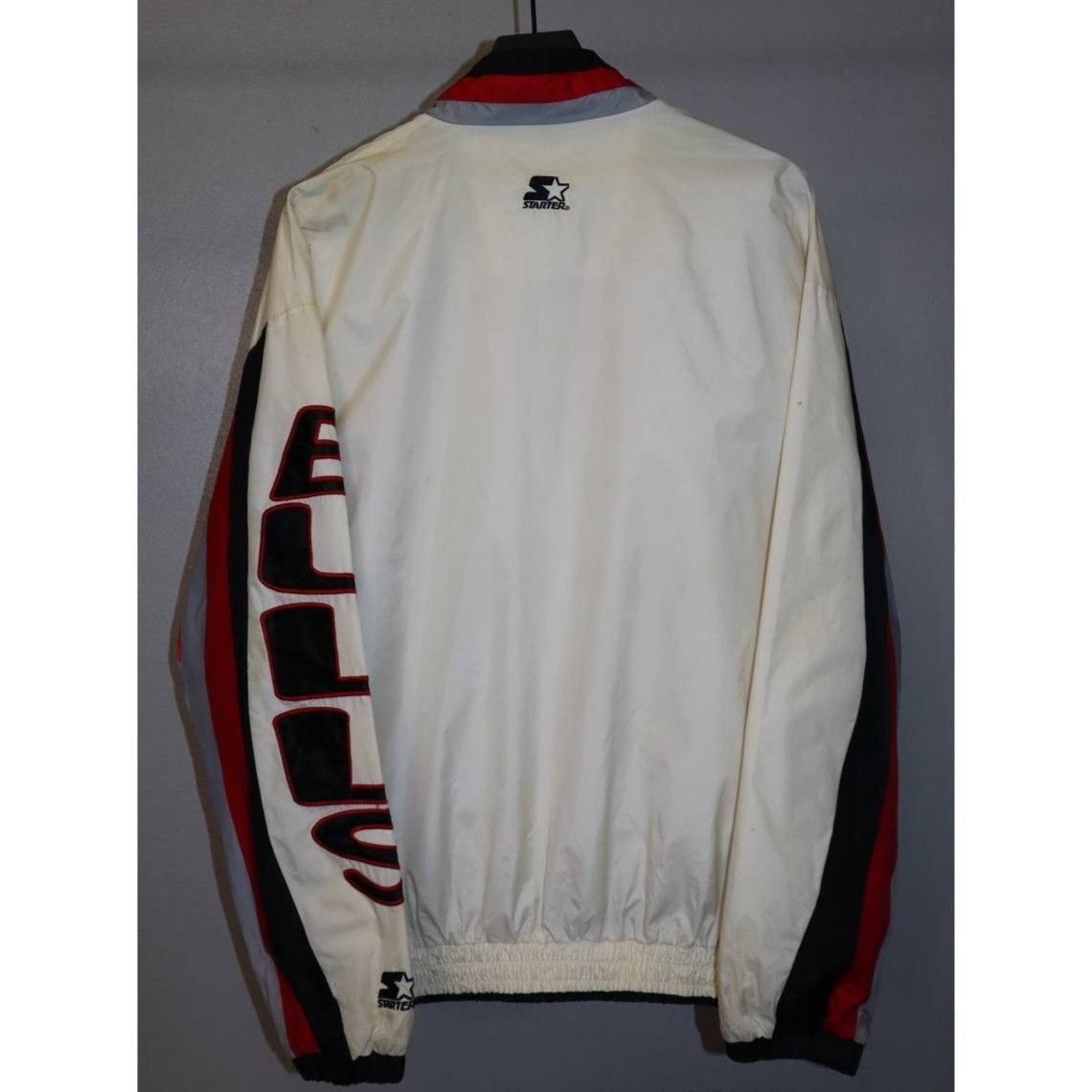 Starter 90s Starter Chicago Bulls Windbreaker Men's L White NBA Vtg Size US L / EU 52-54 / 3 - 2 Thumbnail