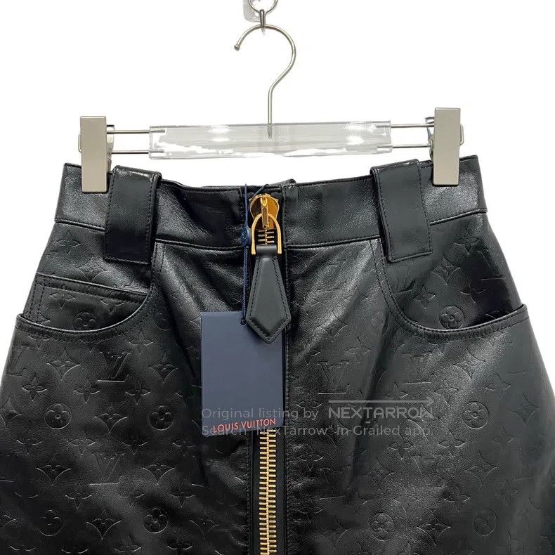 Louis Vuitton Louis Vuitton Full print dark print leather skirt Size 37" - 3 Thumbnail