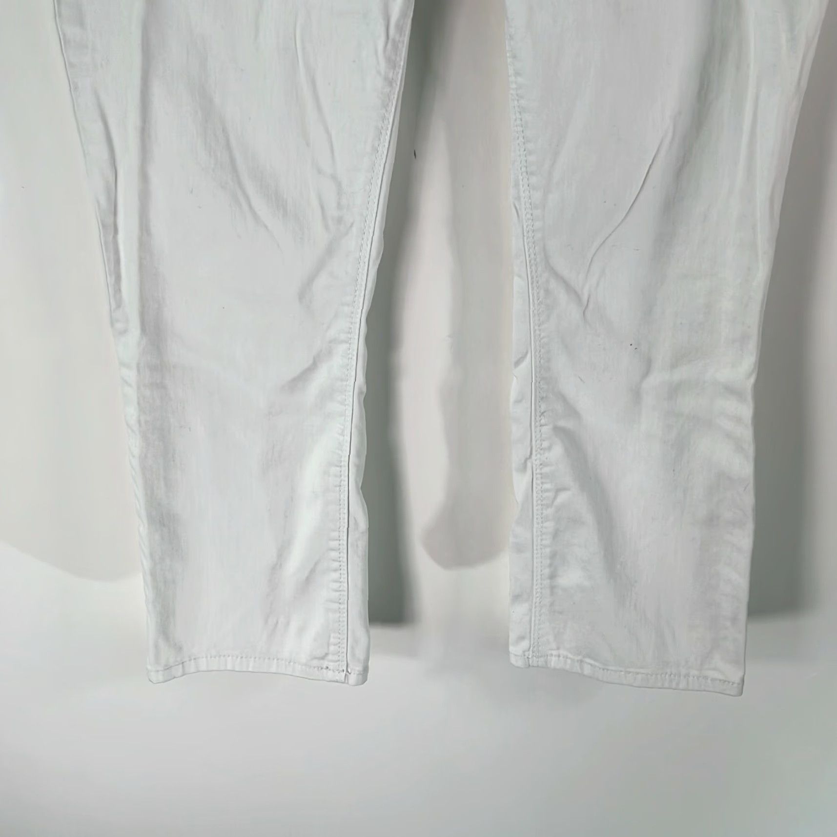 L.E.I. L.e.i. Jeans Women Cropped White Size 5 Ultra Low Rise Cropped Jeans 5-Pocket Denim Size 27" / US 4 / IT 40 - 5 Thumbnail