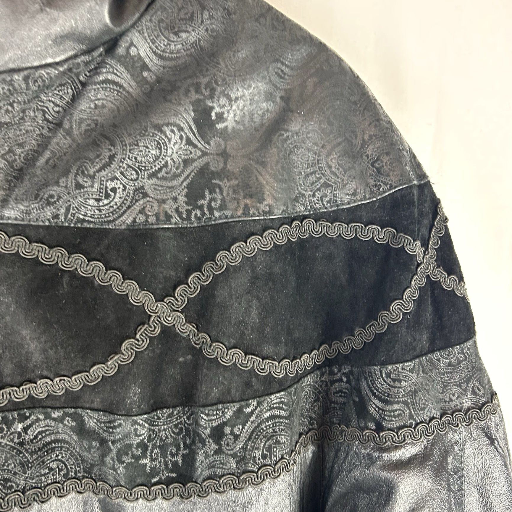 Vintage VINTAGE Global Identity G III Black Leather Jacket Coat Hood Embroidered Paisley Med Women Jacket Overcoat Size M / US 6-8 / IT 42-44 - 5 Thumbnail