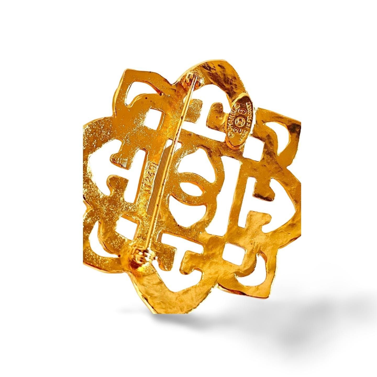 Chanel Vintage CHANEL Golden emblem design, brooch with CC mark. Size ONE SIZE - 6 Thumbnail