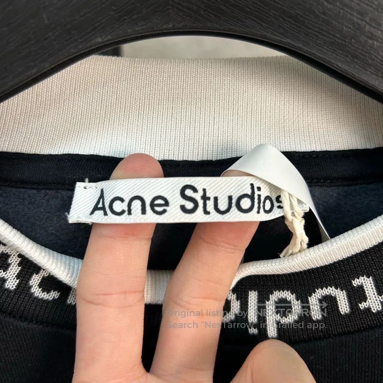 Acne Studios Acne Studios Logo Sweatshirt in Black. Size US S / EU 44-46 / 1 - 3 Thumbnail