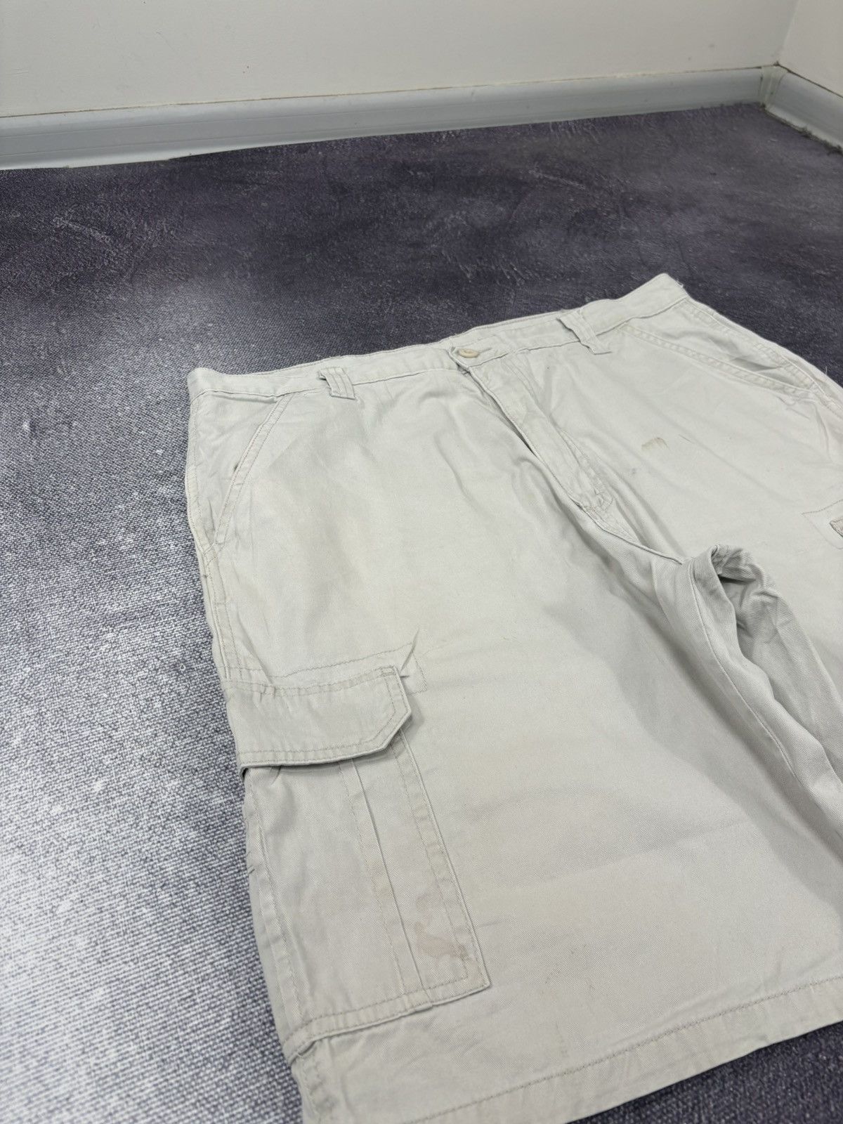 Vintage Vintage Wrangler Y2K Beige Military Hype Cargo Shorts Size US 38 / EU 54 - 4 Thumbnail