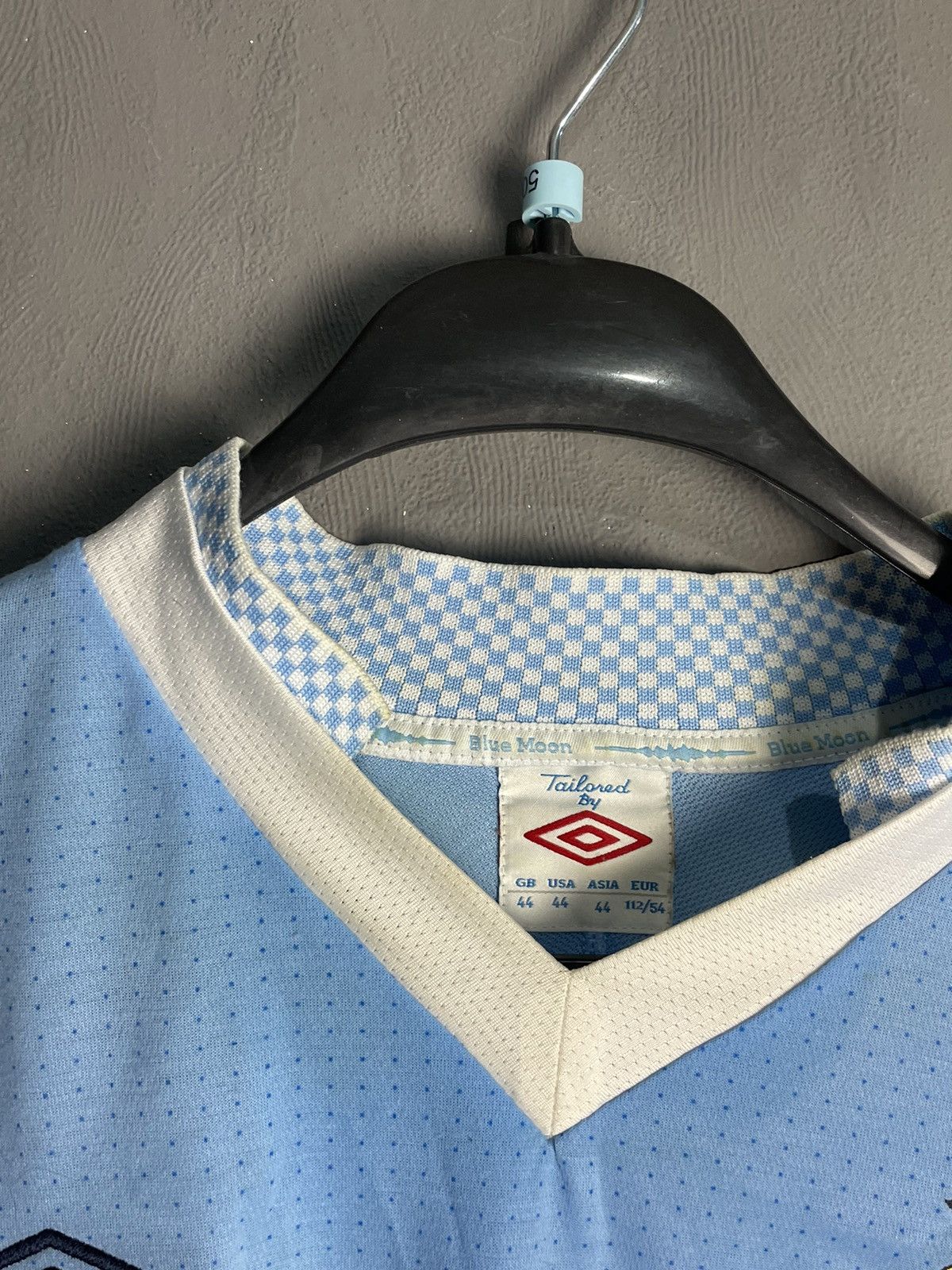Umbro #4 Vincent Kompany Umbro Manchester City 2011 long sleeve Size US L / EU 52-54 / 3 - 16 Thumbnail