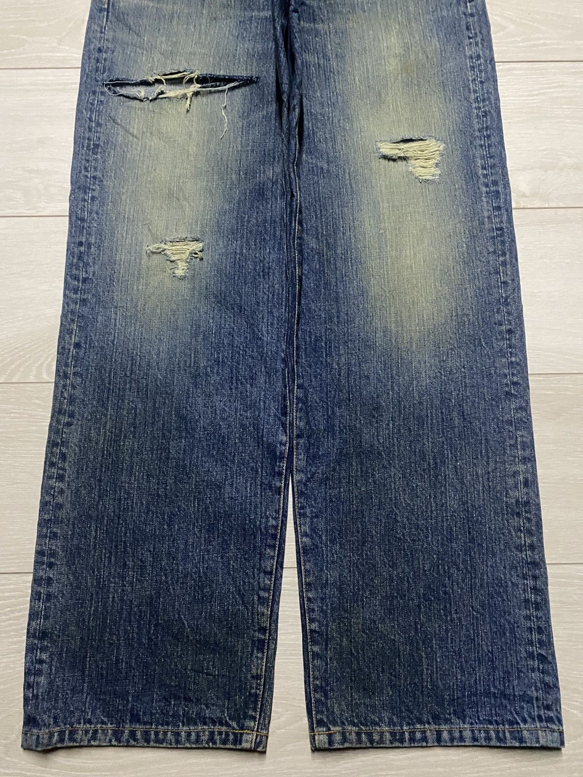 Japanese Brand Japan Brand Montaineering Mud wash Distressed Baggy Jeans Size US 34 / EU 50 - 5 Thumbnail