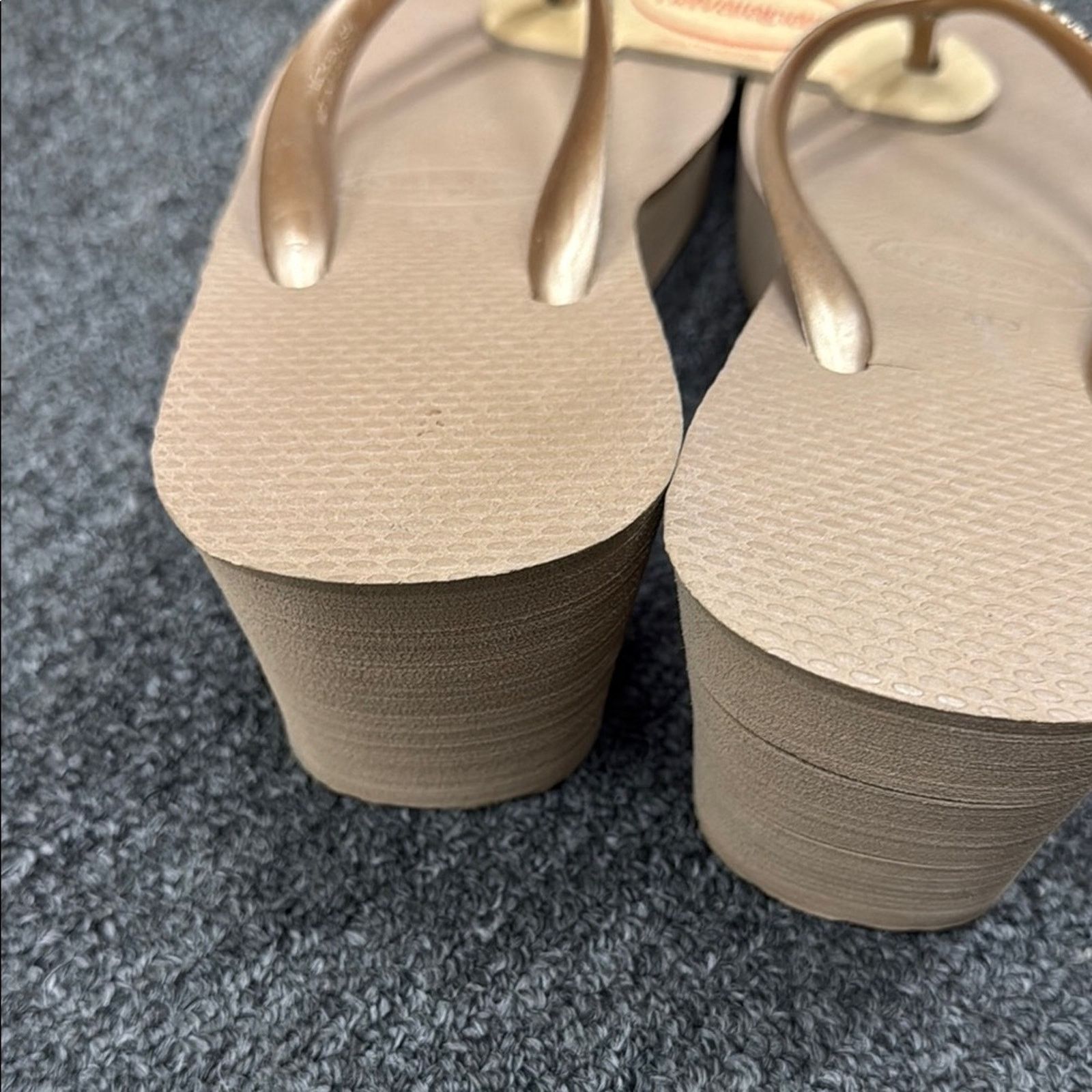 Other NWT Havaianas Women's Tan wedge Flip Flops Size 35 US 5.5 Size US 5.5 / IT 35.5 - 5 Thumbnail