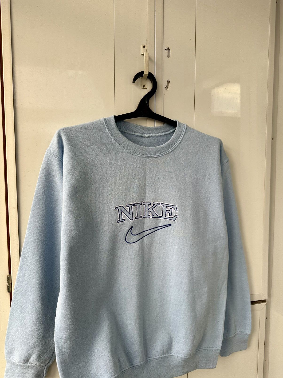 Nike Vintage Nike Sweatshirt Sky Centre Swoosh Logo Size US M / EU 48-50 / 2 - 9 Thumbnail