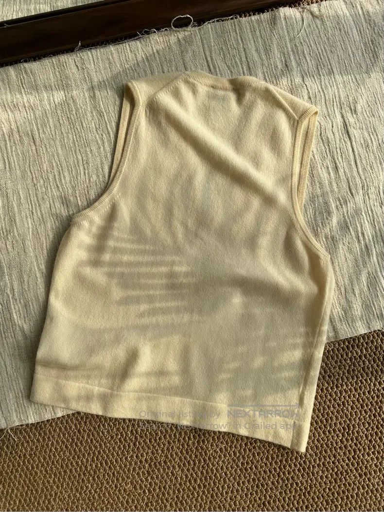 Hermes Hermes Cashmere Deep V Neck Vest Sleeveless Top, Apricot Size M / US 6-8 / IT 42-44 - 2 Thumbnail