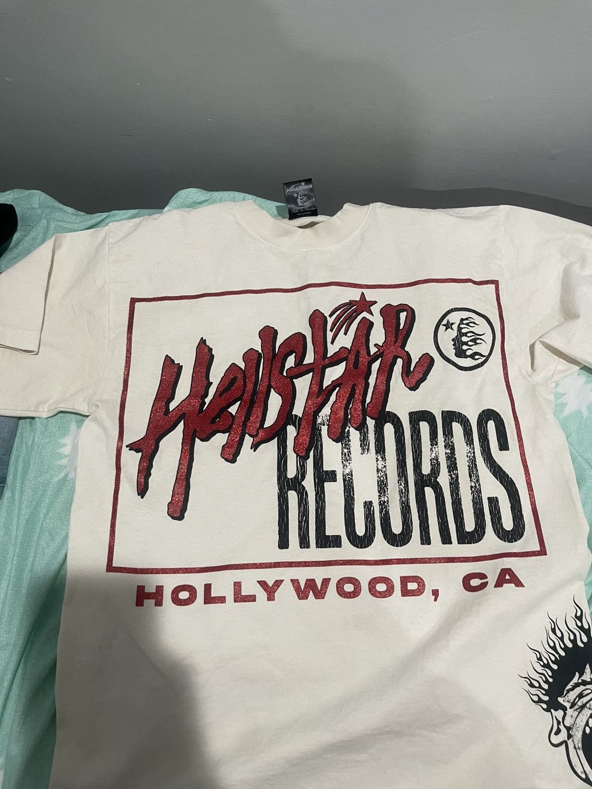 Hollister Hellstar records Capsule 9 Size US S / EU 44-46 / 1 - 4 Thumbnail
